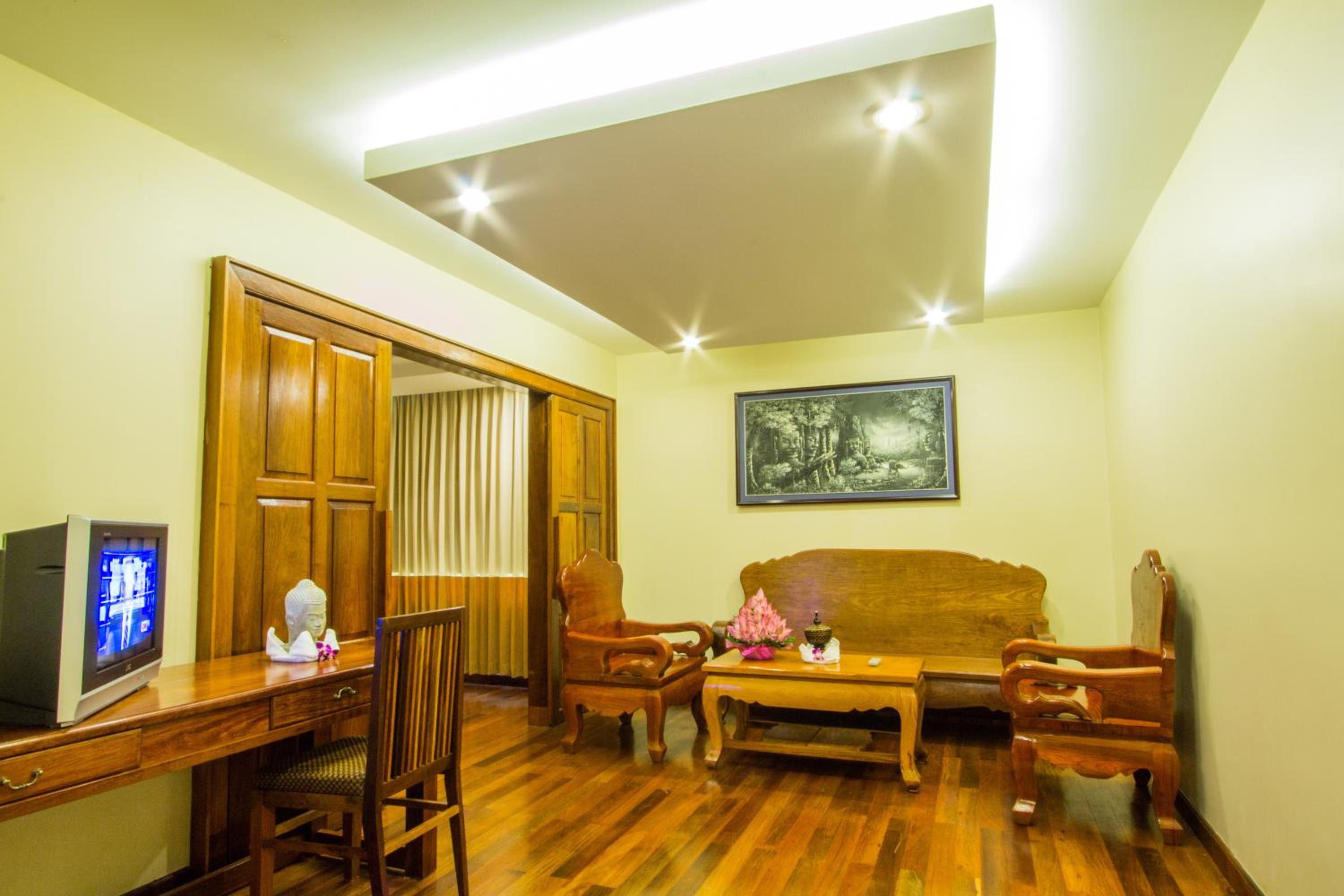 Suite - Photo 8