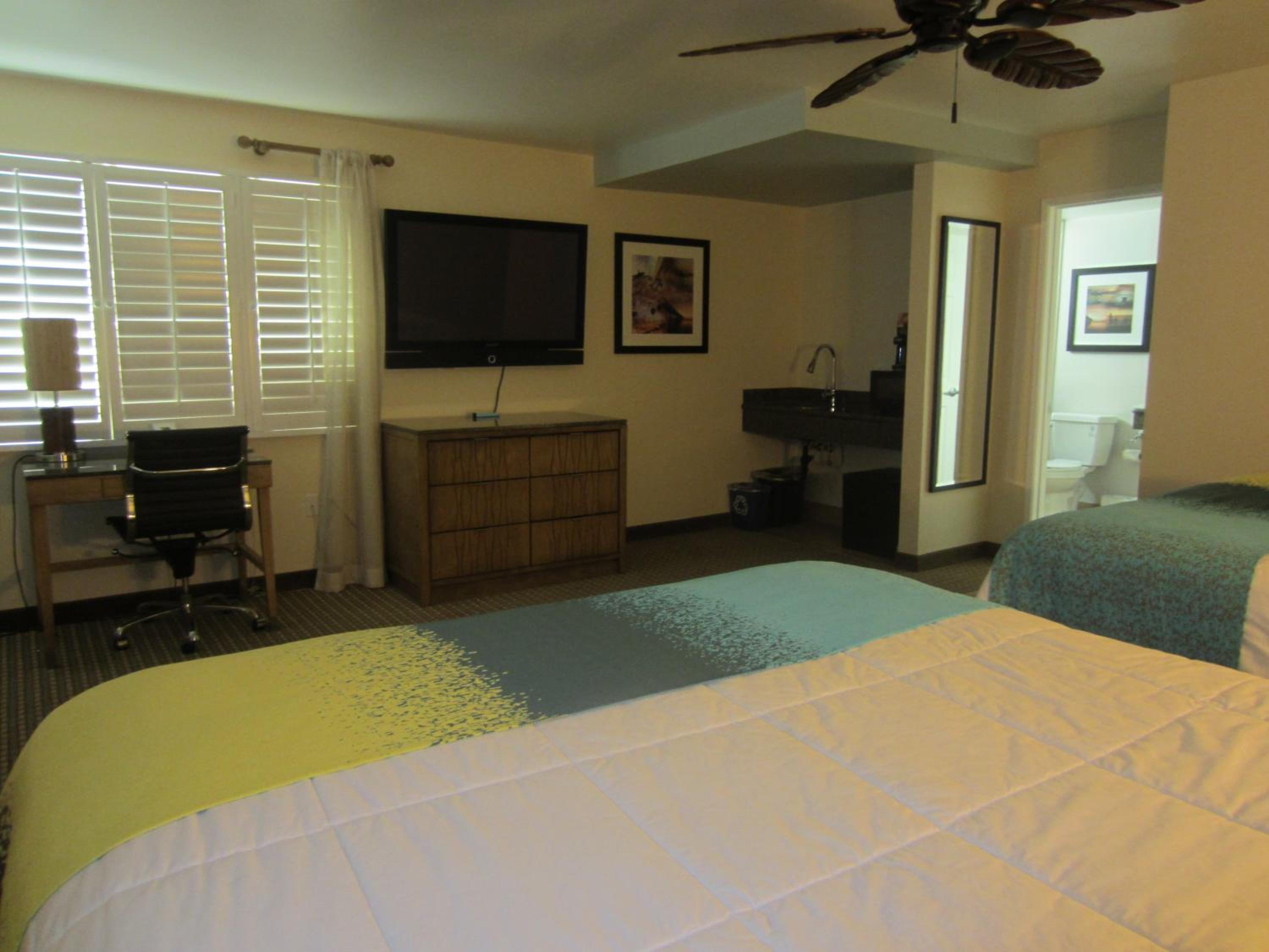 Premier Double Room with Two Double Beds - Photo 1