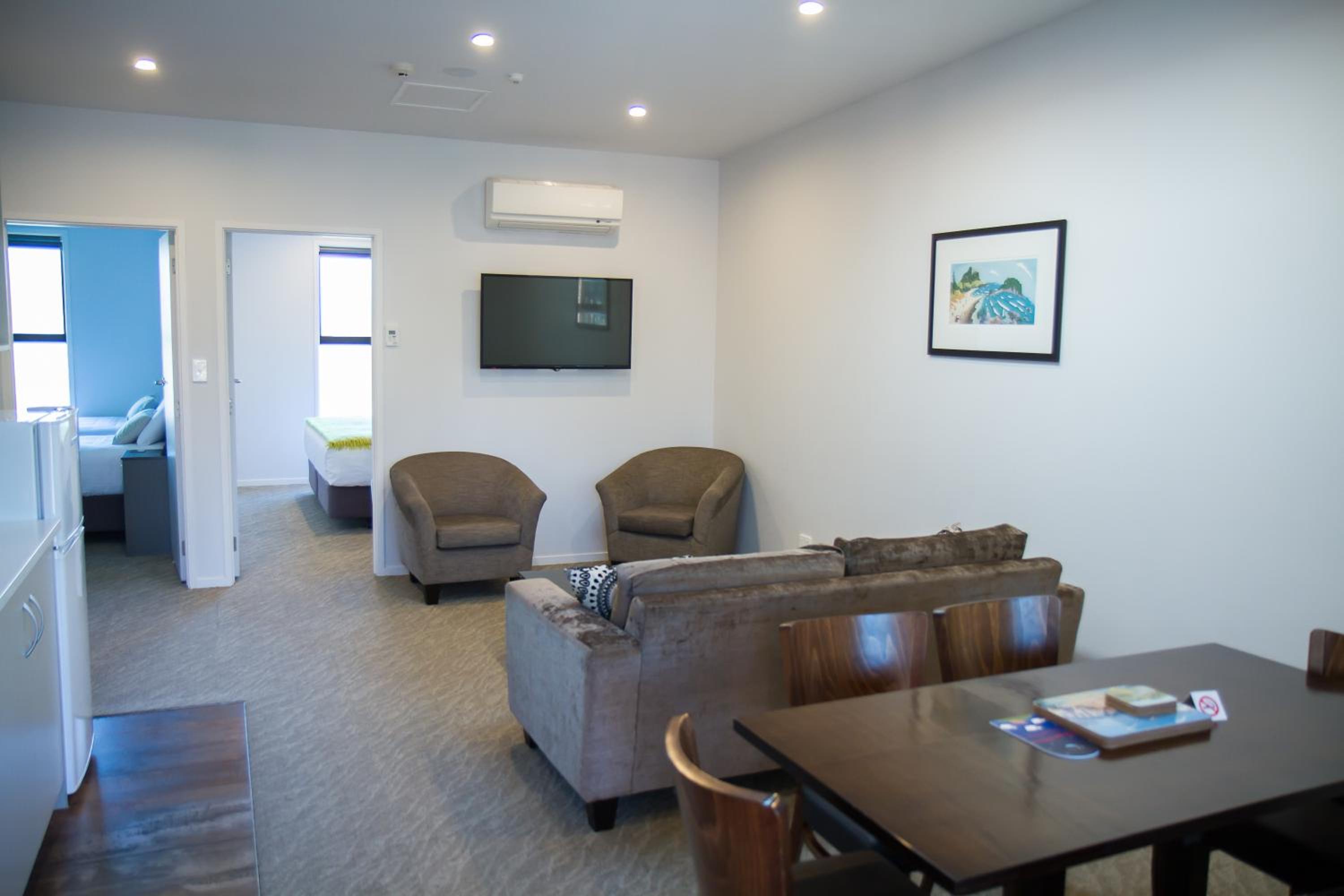 Two-Bedroom Apartment with Spa Bath