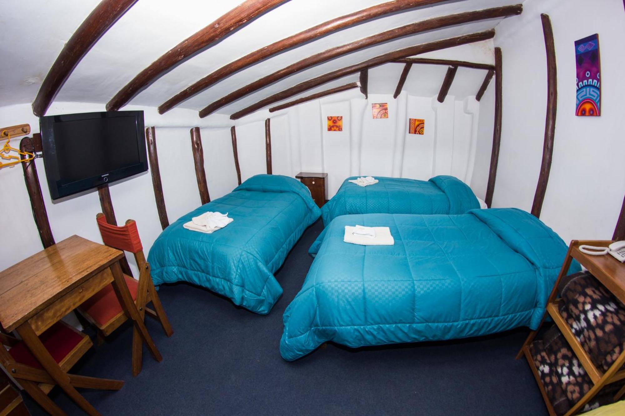 Family Room with King Size Bed with Private Bathroom (4 guest) photo 1