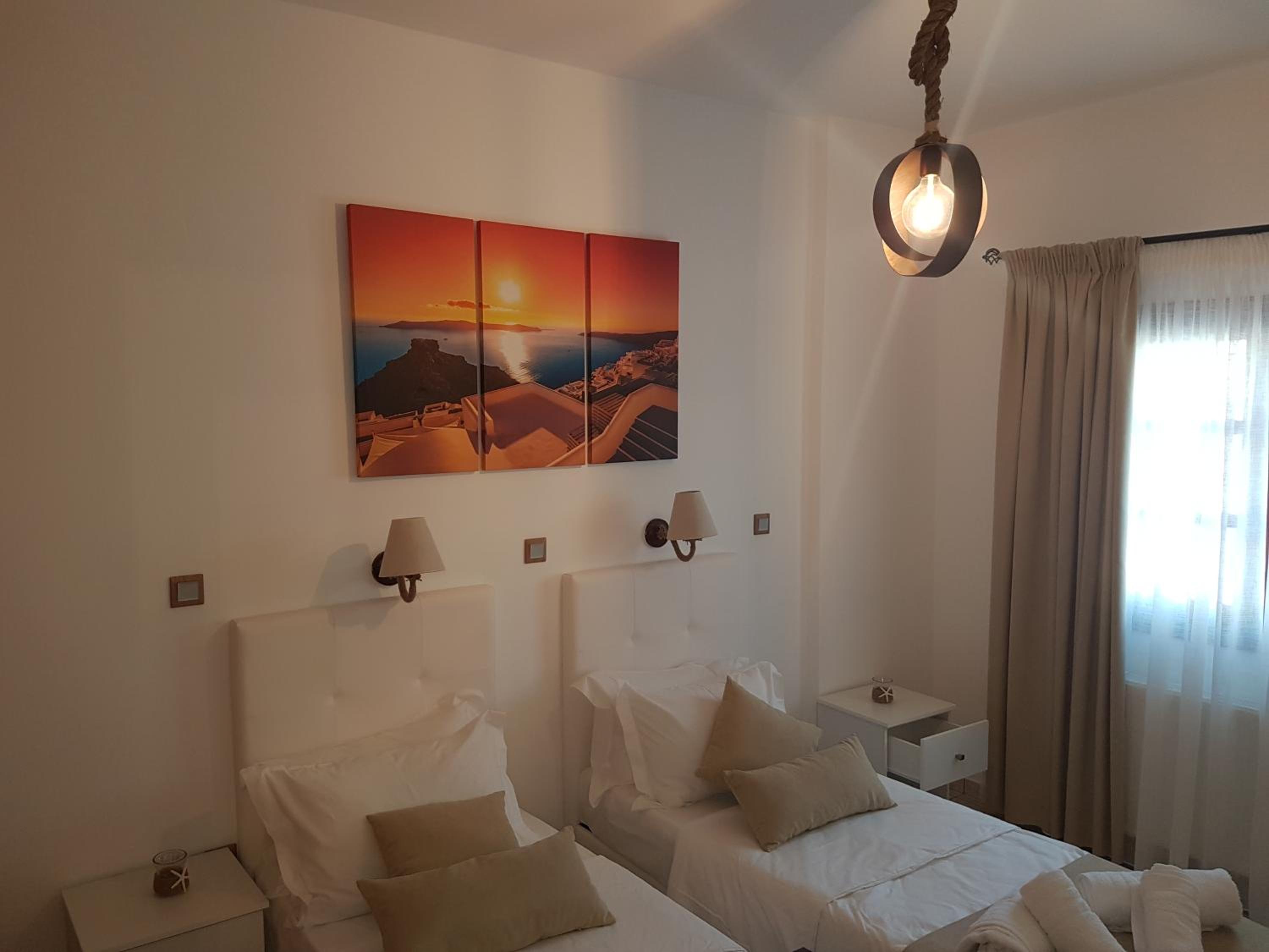 Deluxe Suite - Photo 16