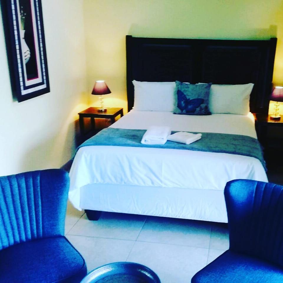 Double Room with Mountain View - Photo 10