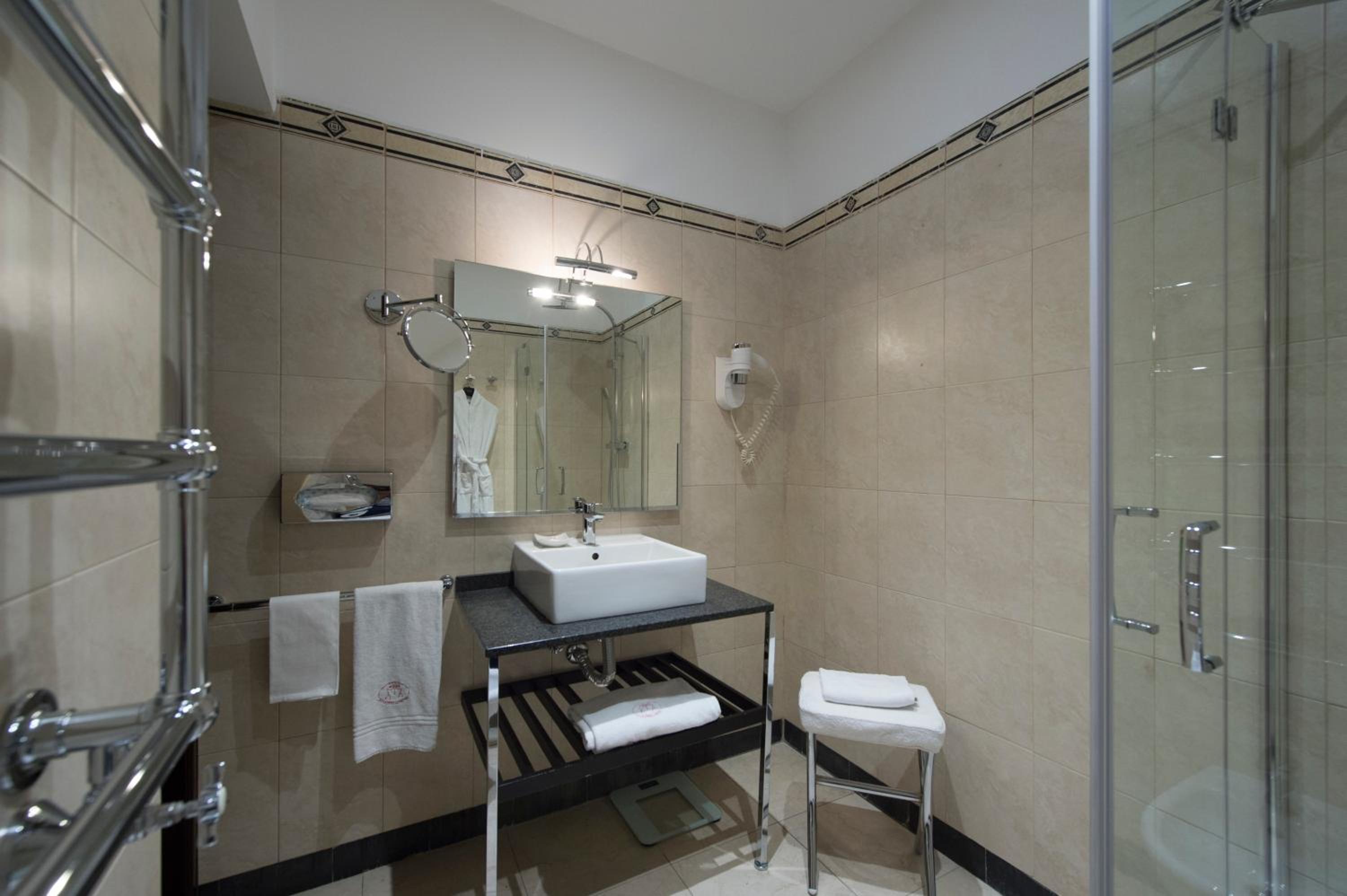 Double Room - Photo 19