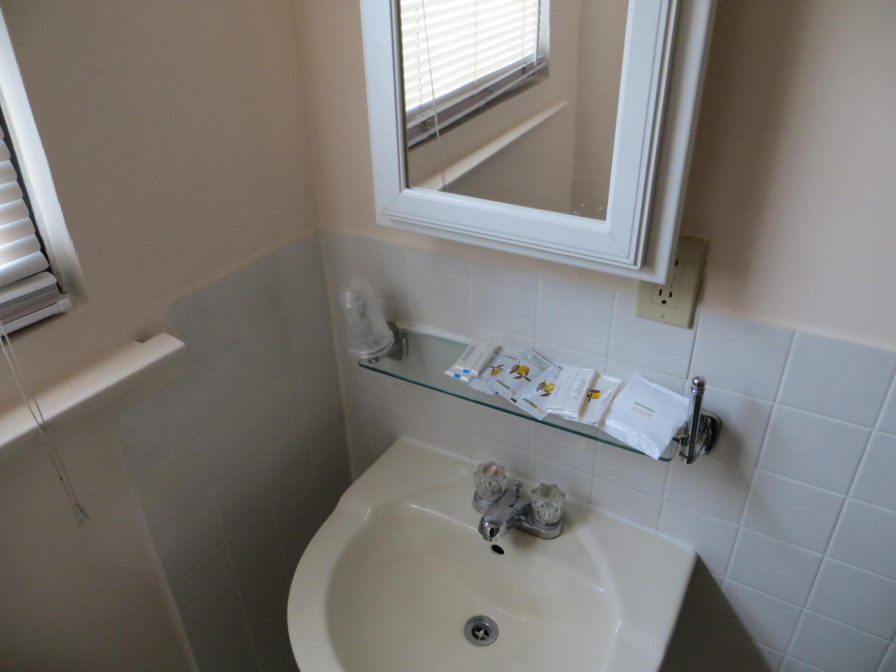 Double Room with Two Double Beds - Photo 3