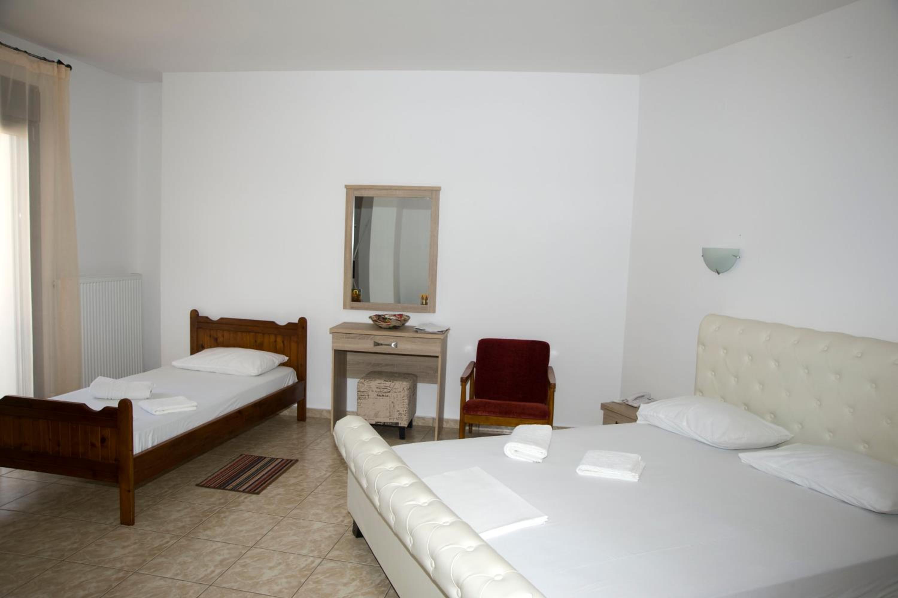 Triple Room with View - Photo 19
