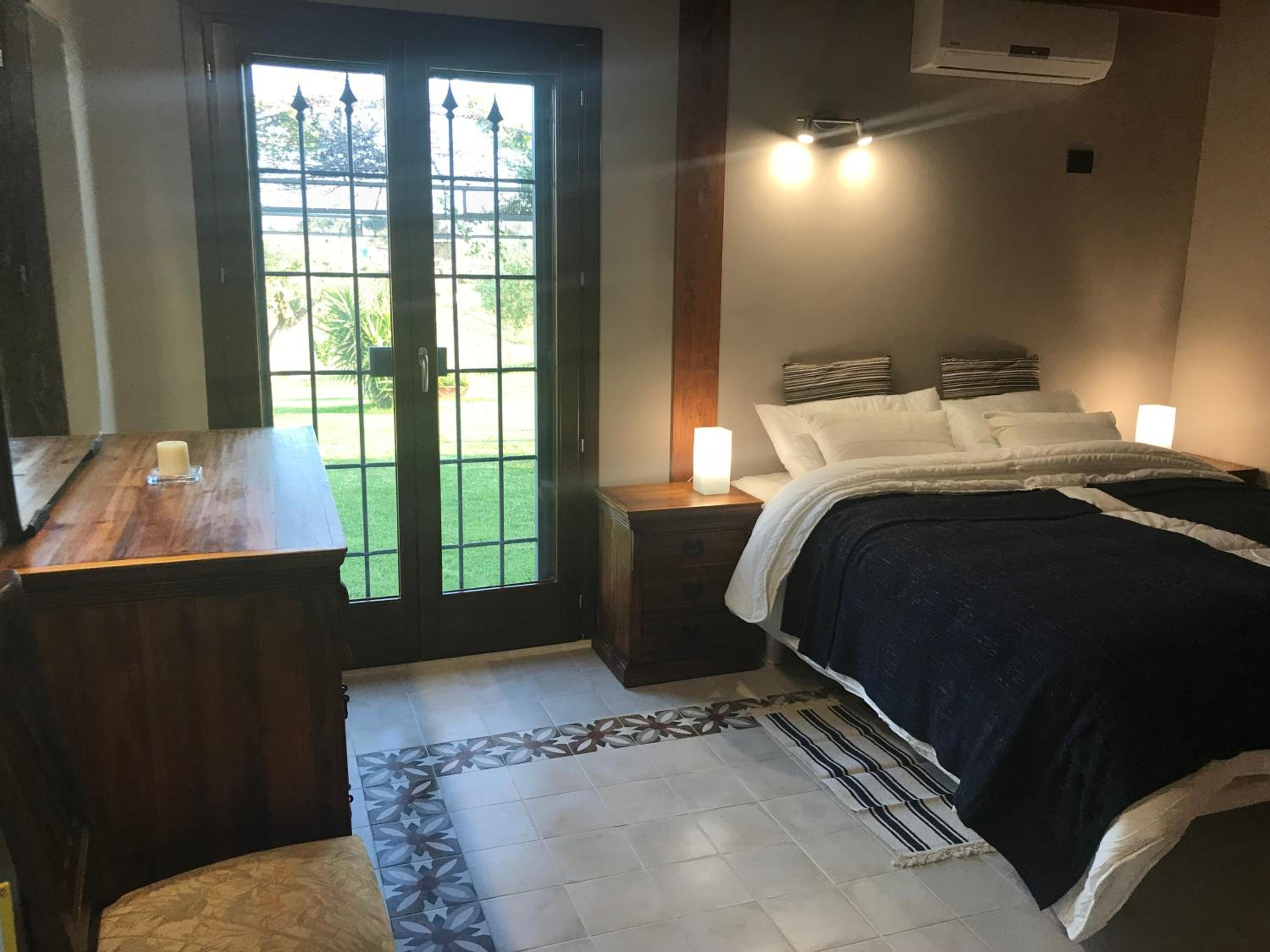 Queen Room with Garden View