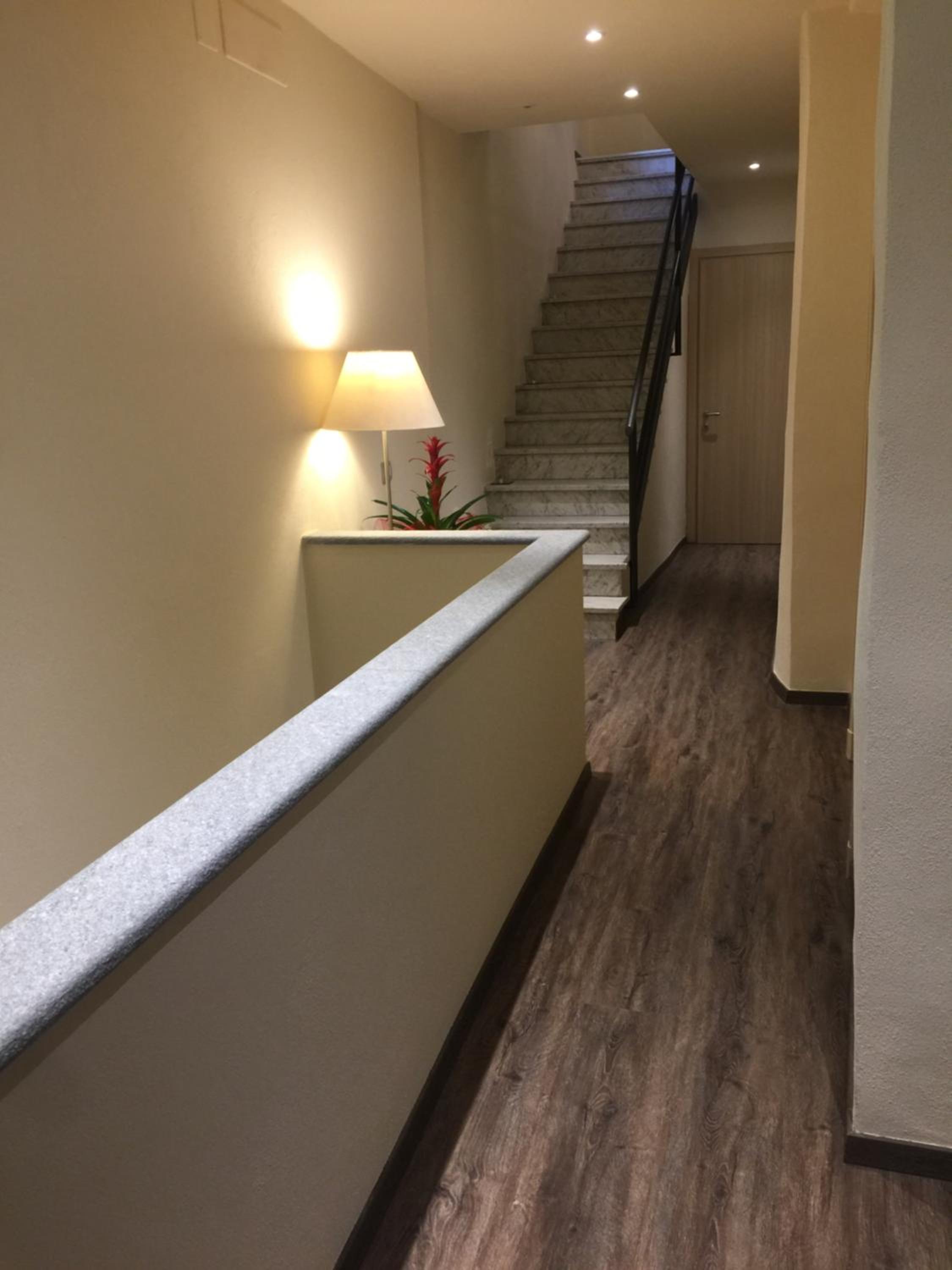 Double or Twin Room with Private Bathroom - Photo 4