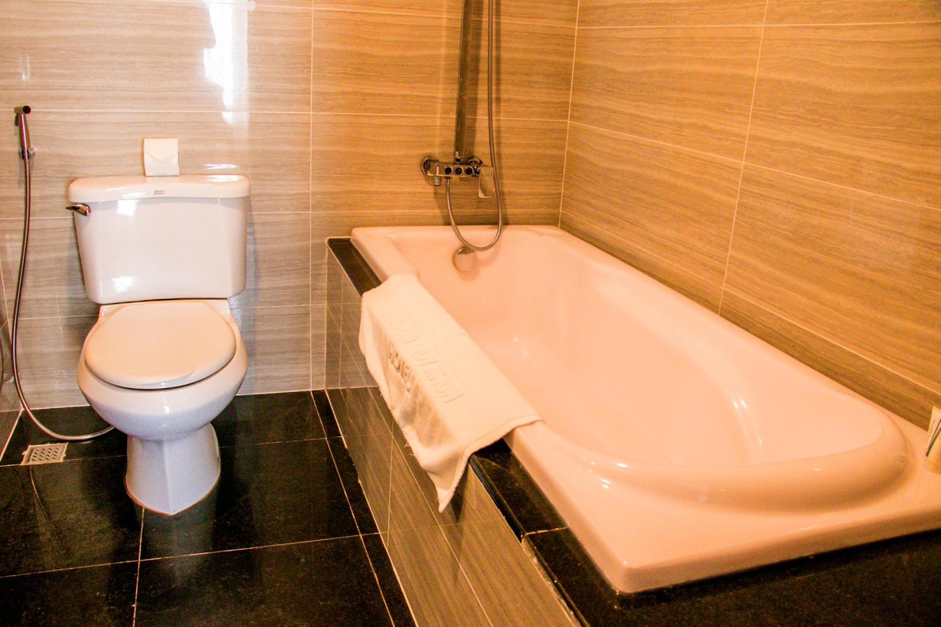 Deluxe Double or Twin Room - Photo 4