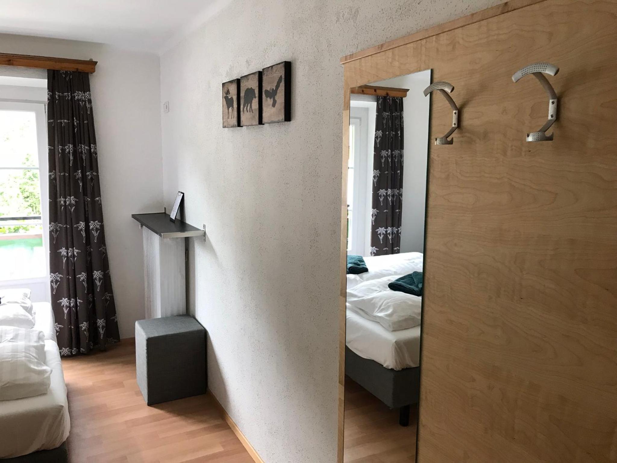 Double Room with Balcony - Photo 11