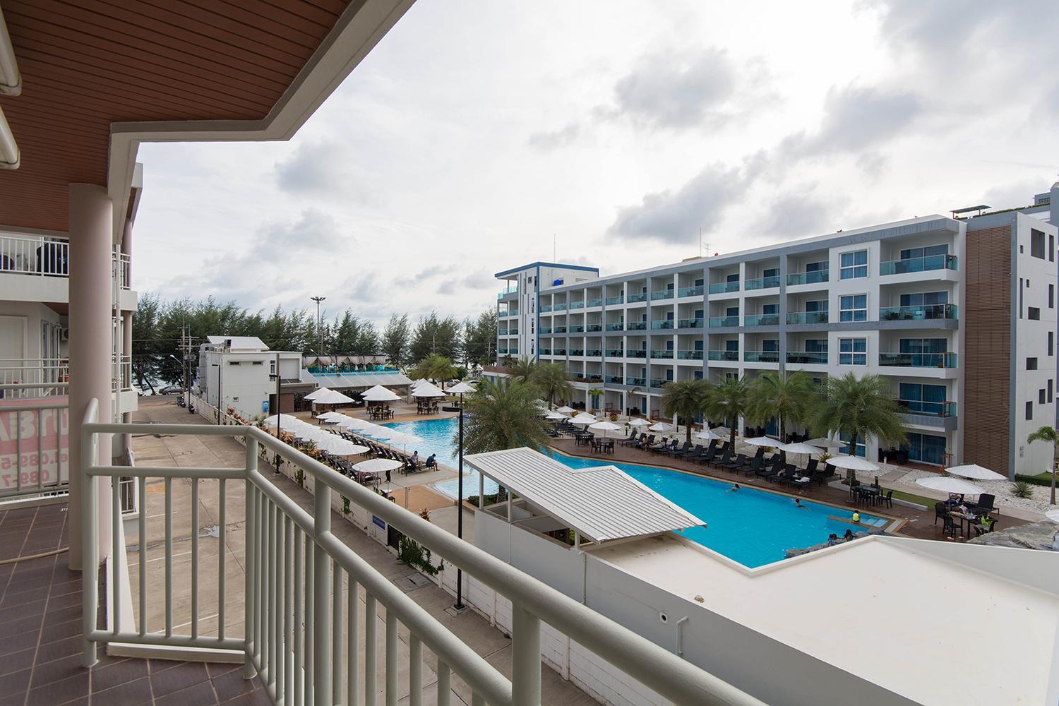 Apartment with Sea View - Photo 4