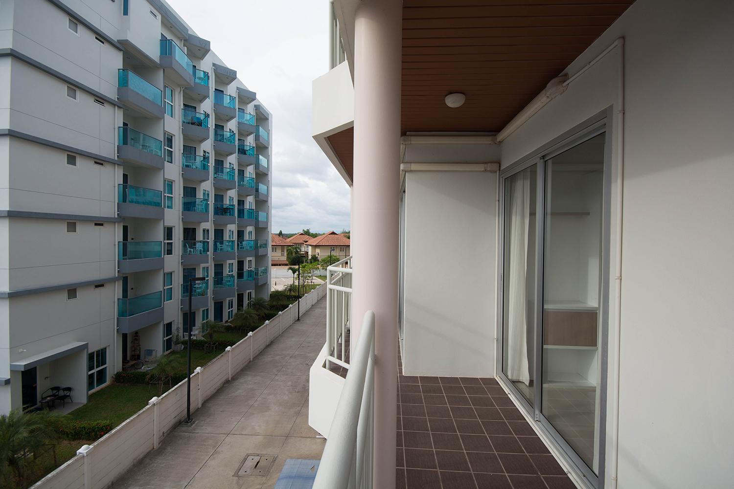 Apartment with Sea View - Photo 5
