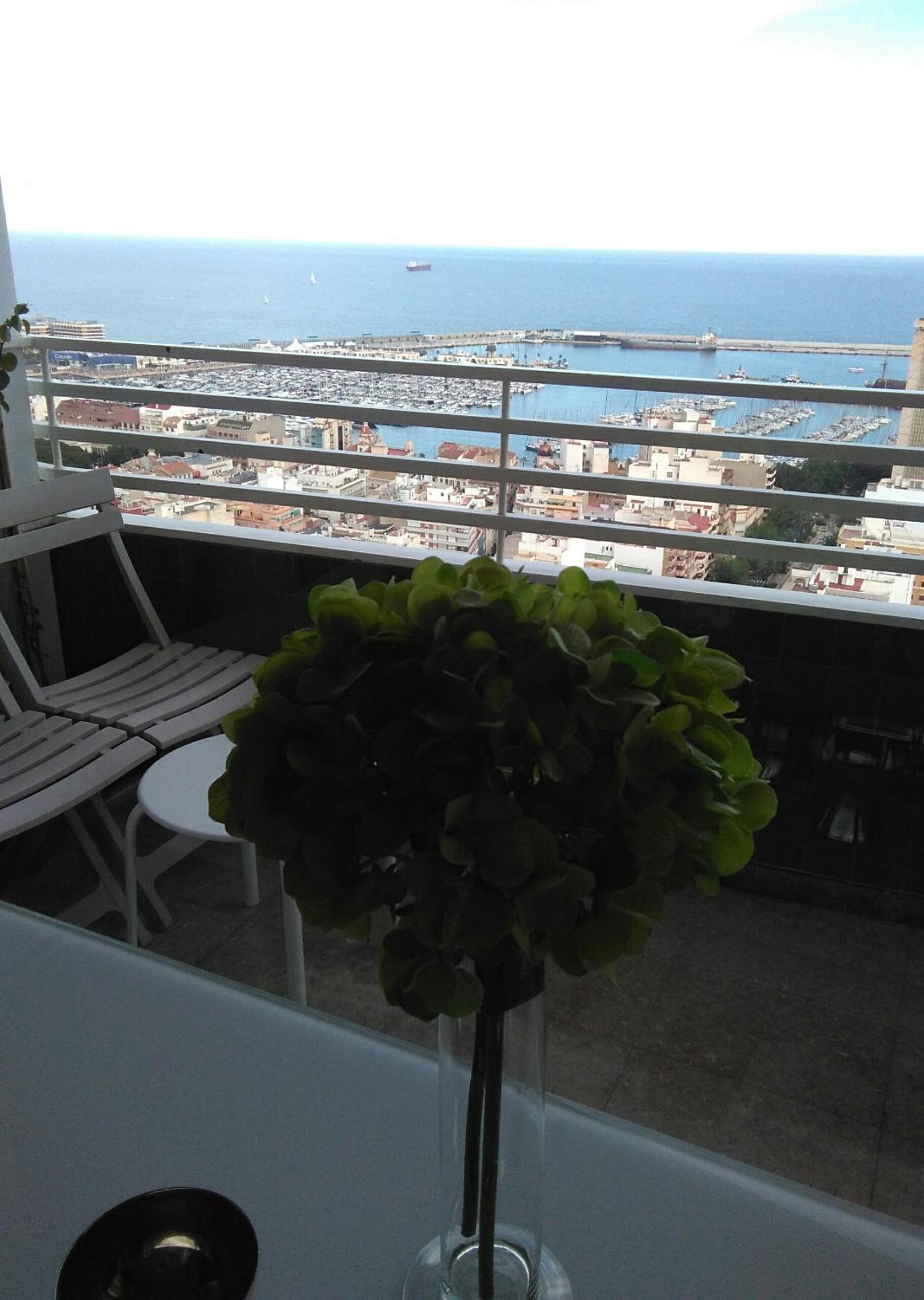 Suite with Balcony - Photo 18