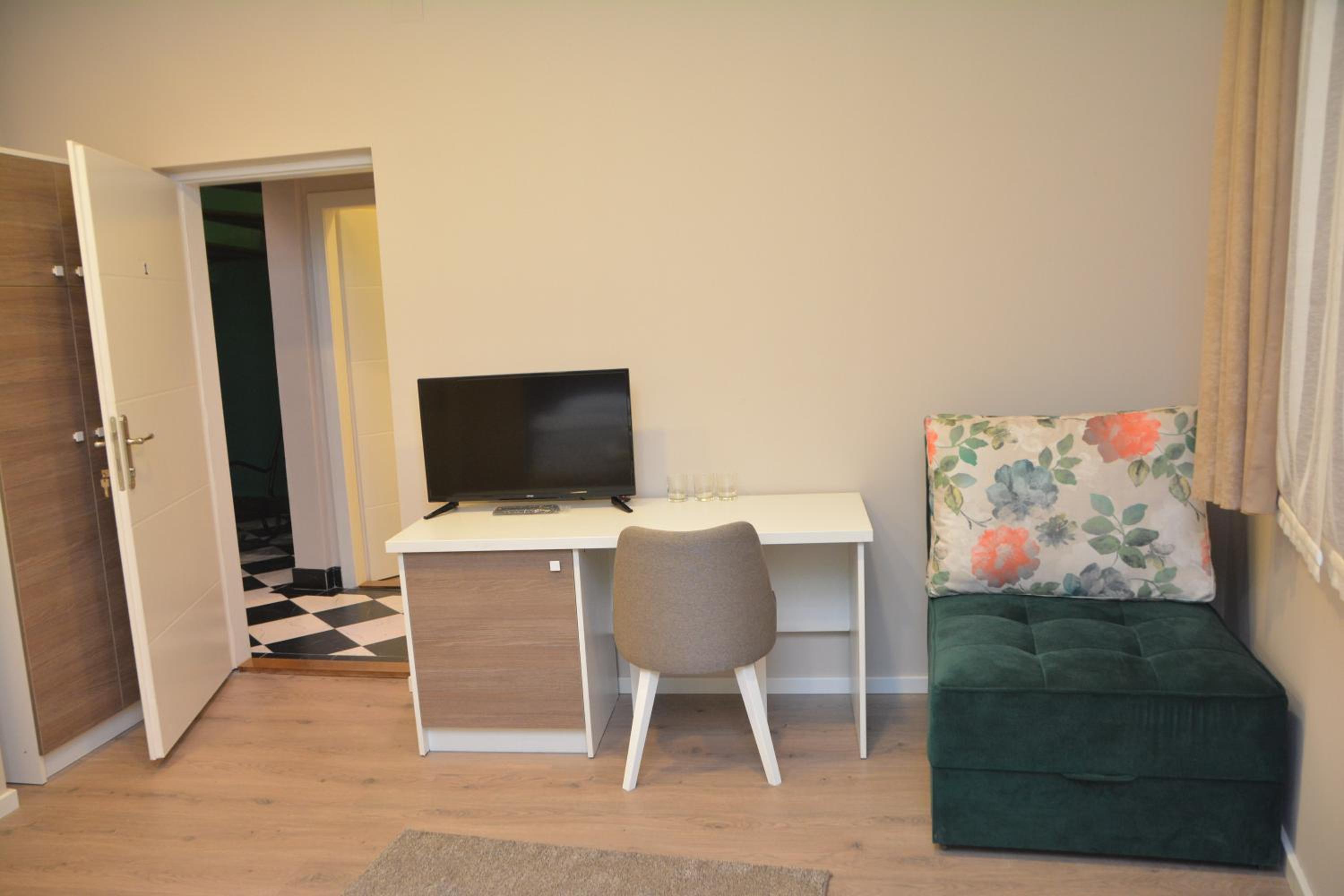 Standard Triple Room photo 2