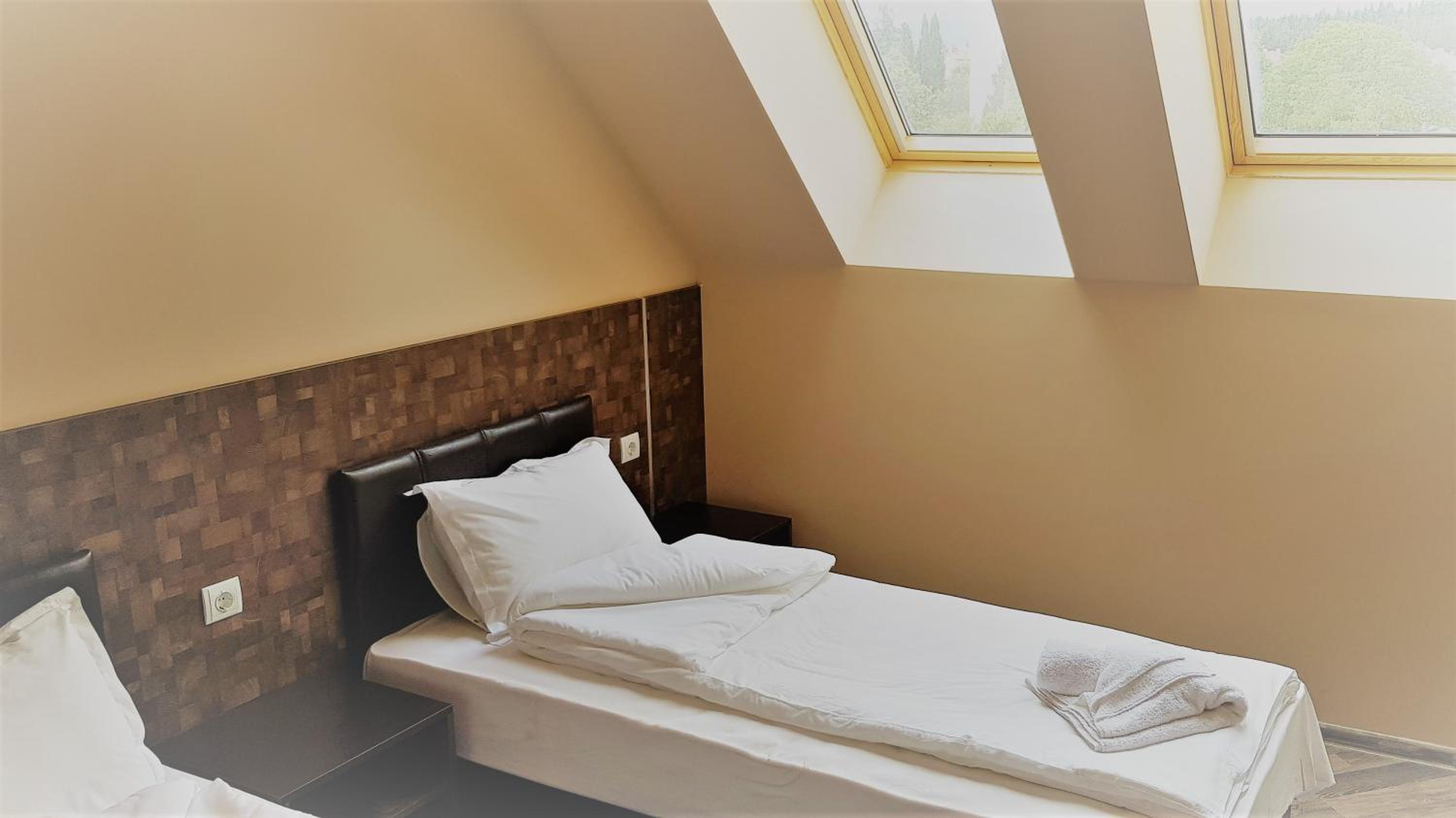 Twin Room - Photo 1