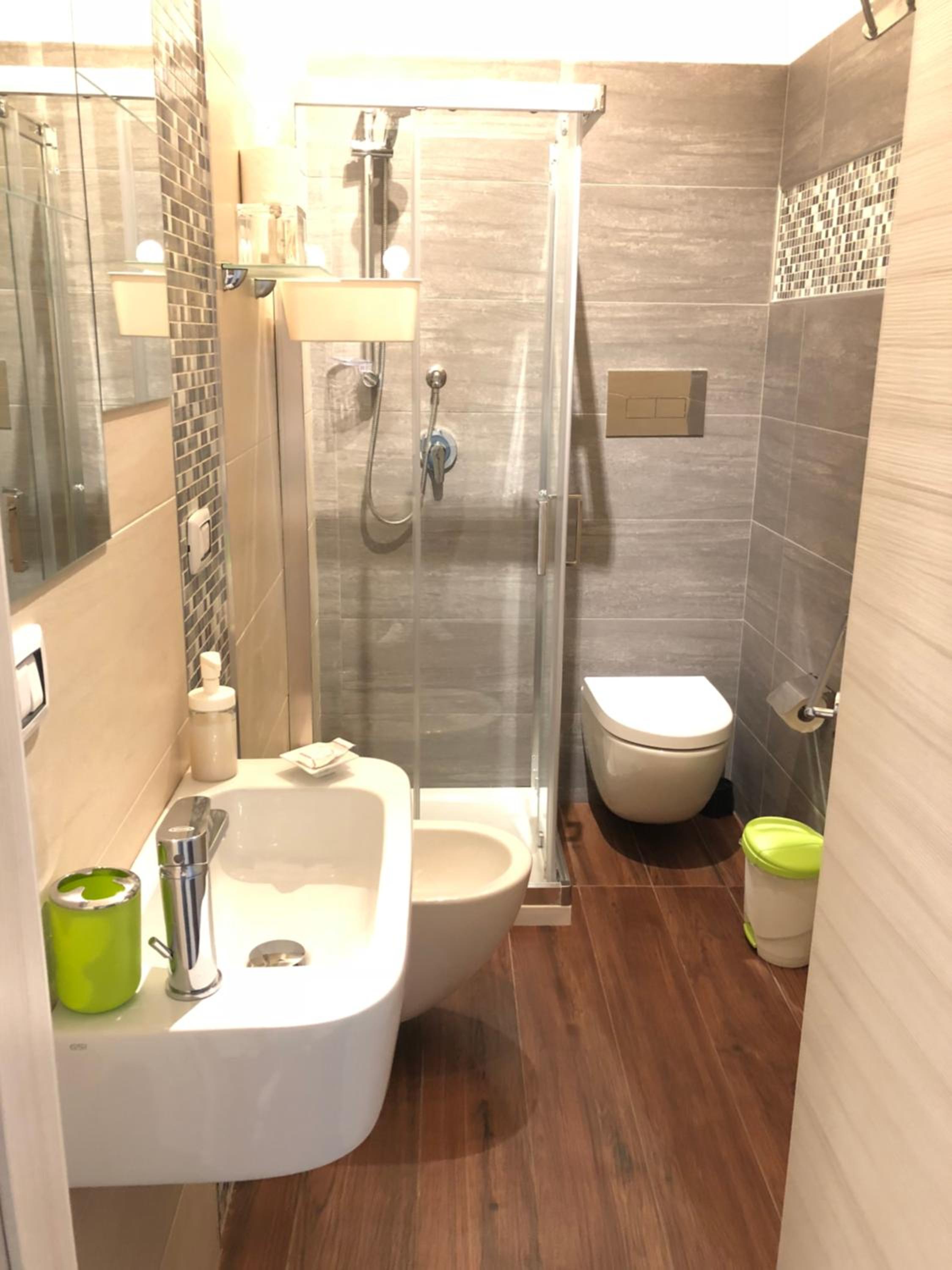 Double Room with Balcony - Photo 7
