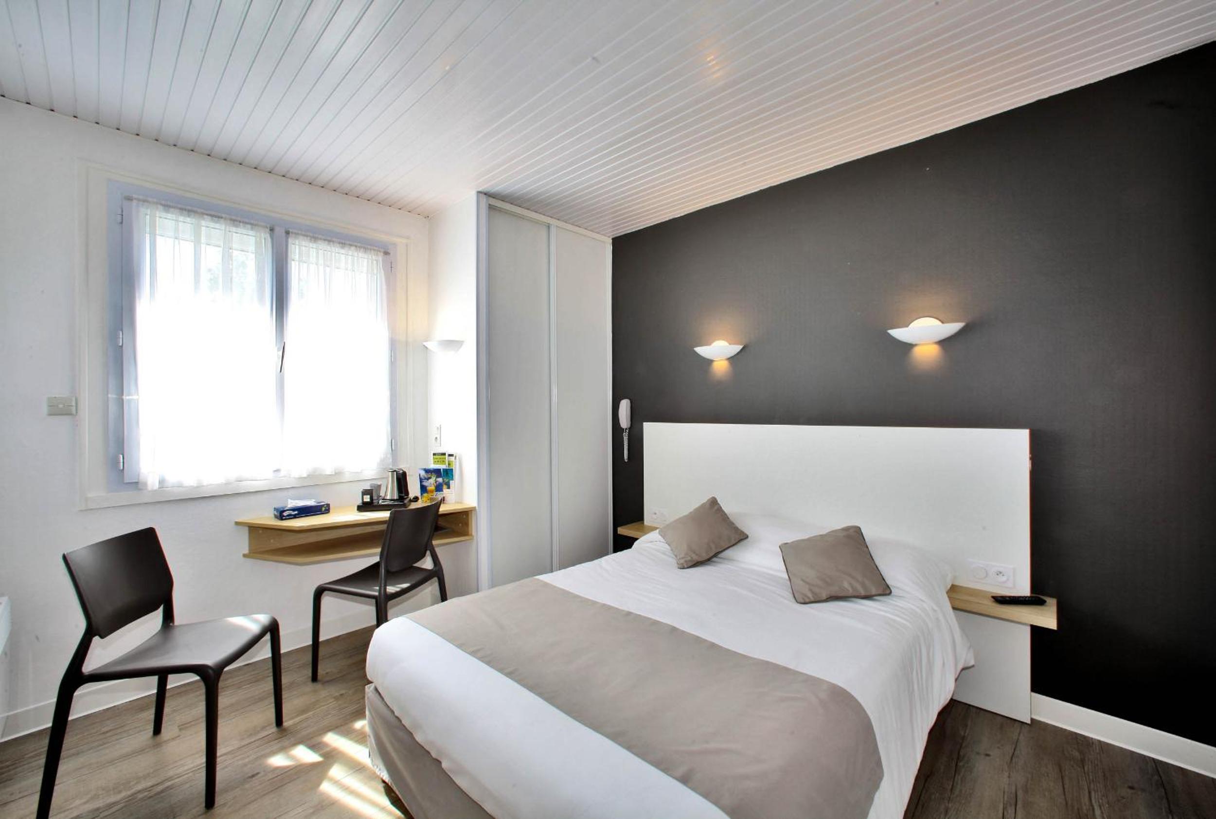Standard Double Room with Courtyard View - Photo 1