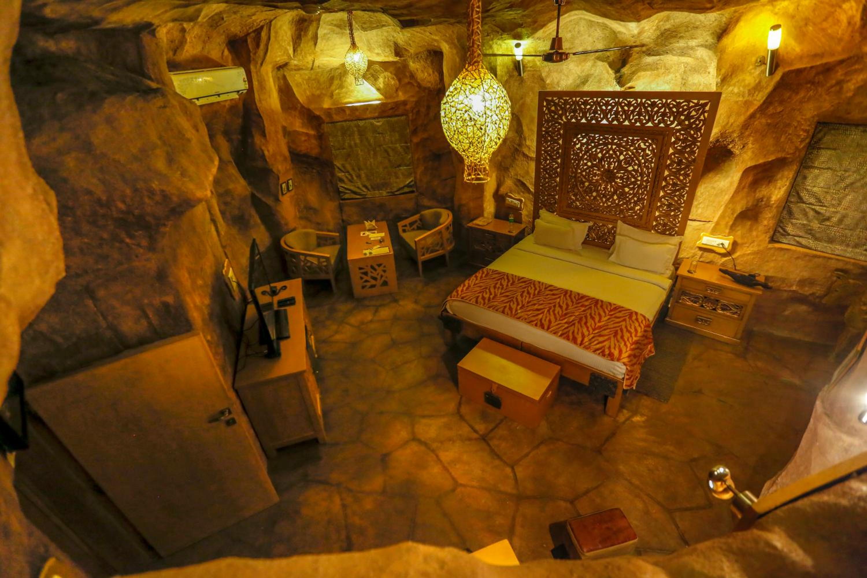 Cave Room - Photo 5