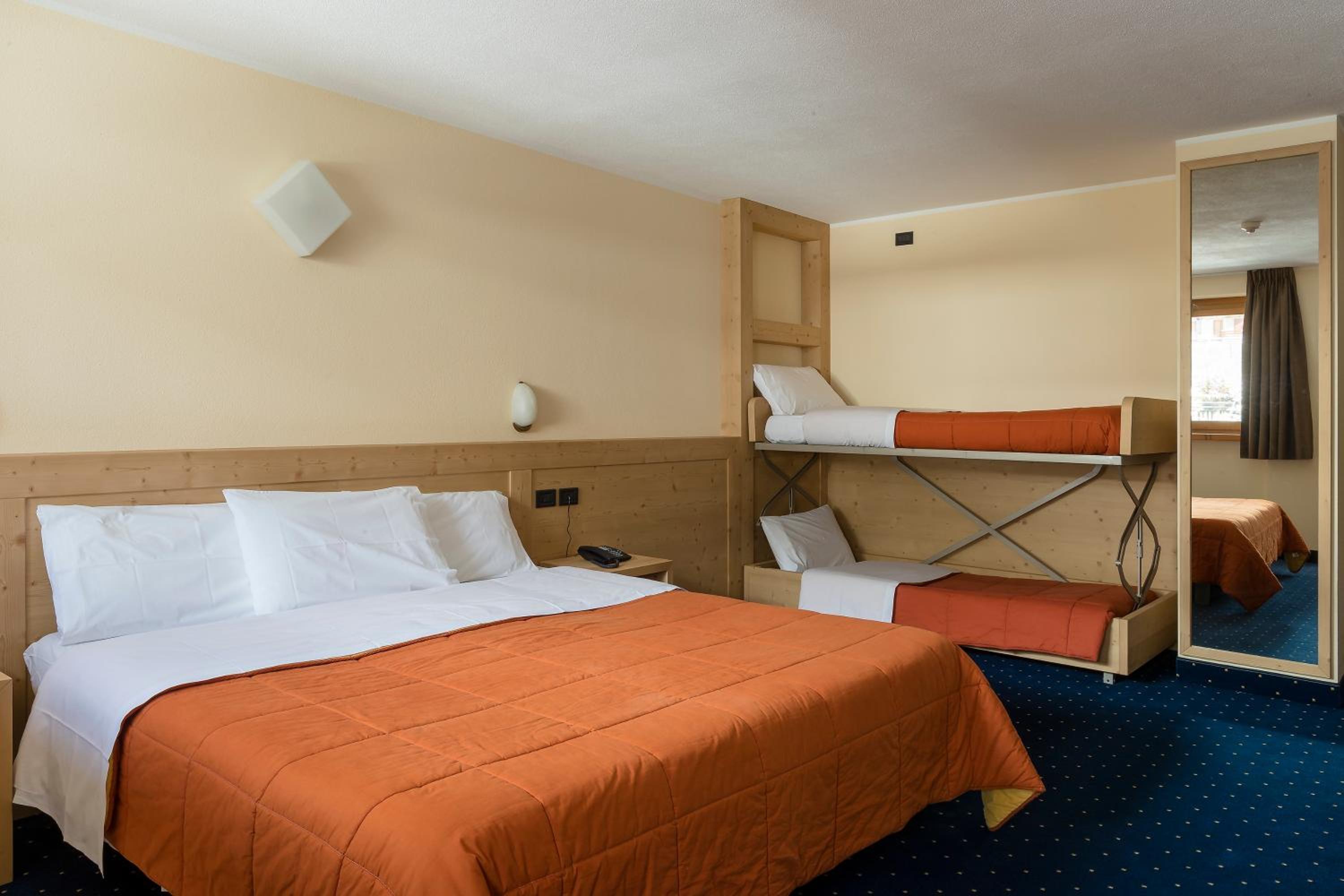Quadruple Room - Photo 3