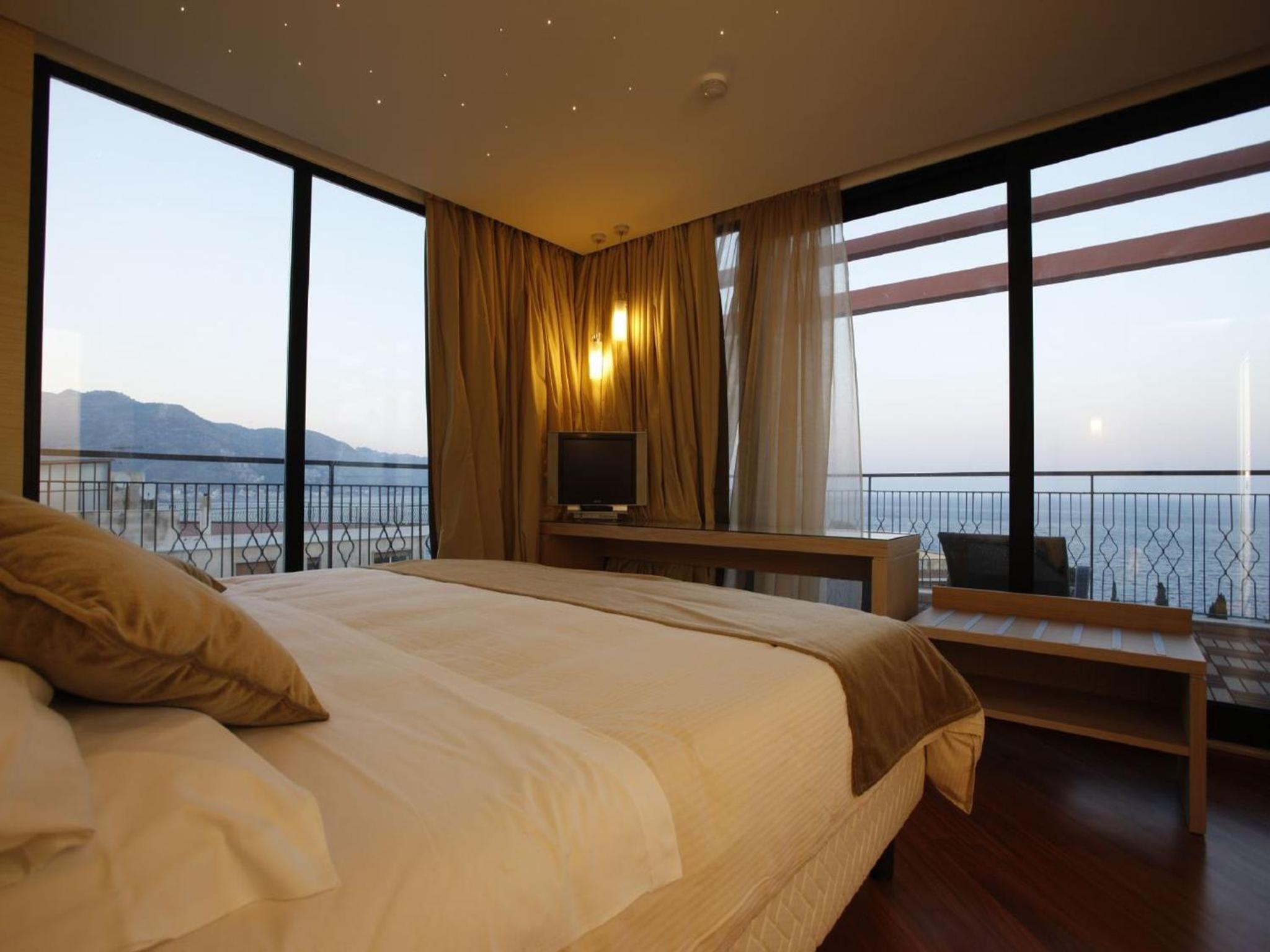 Suite - Photo 3