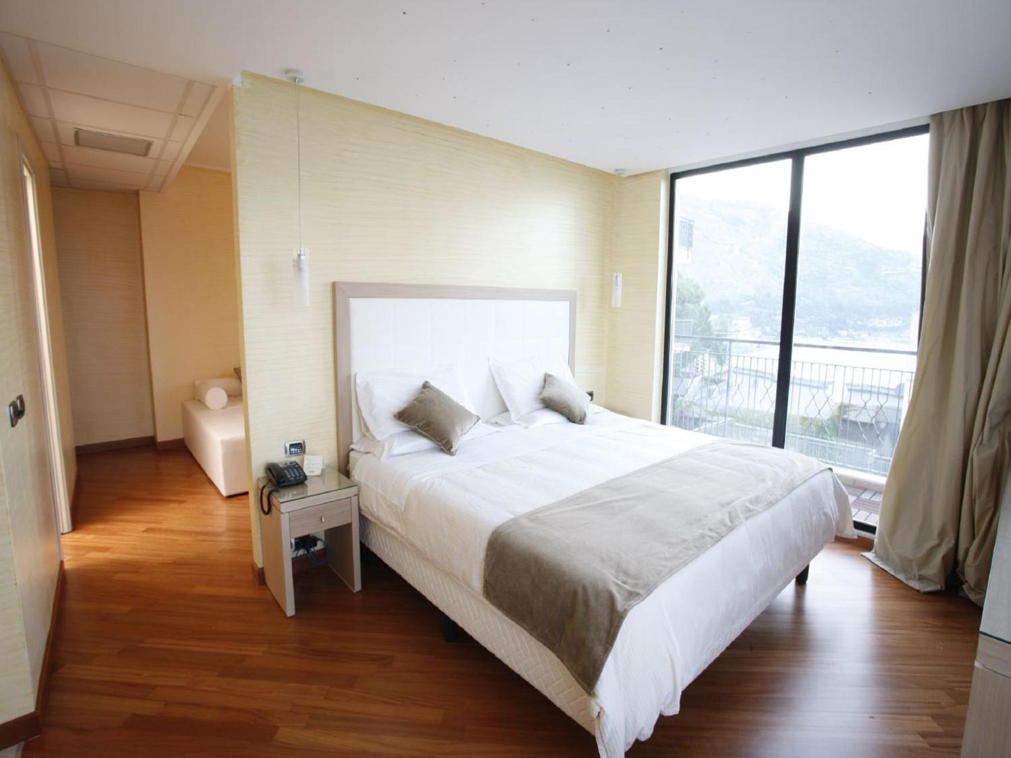 Suite - Photo 8