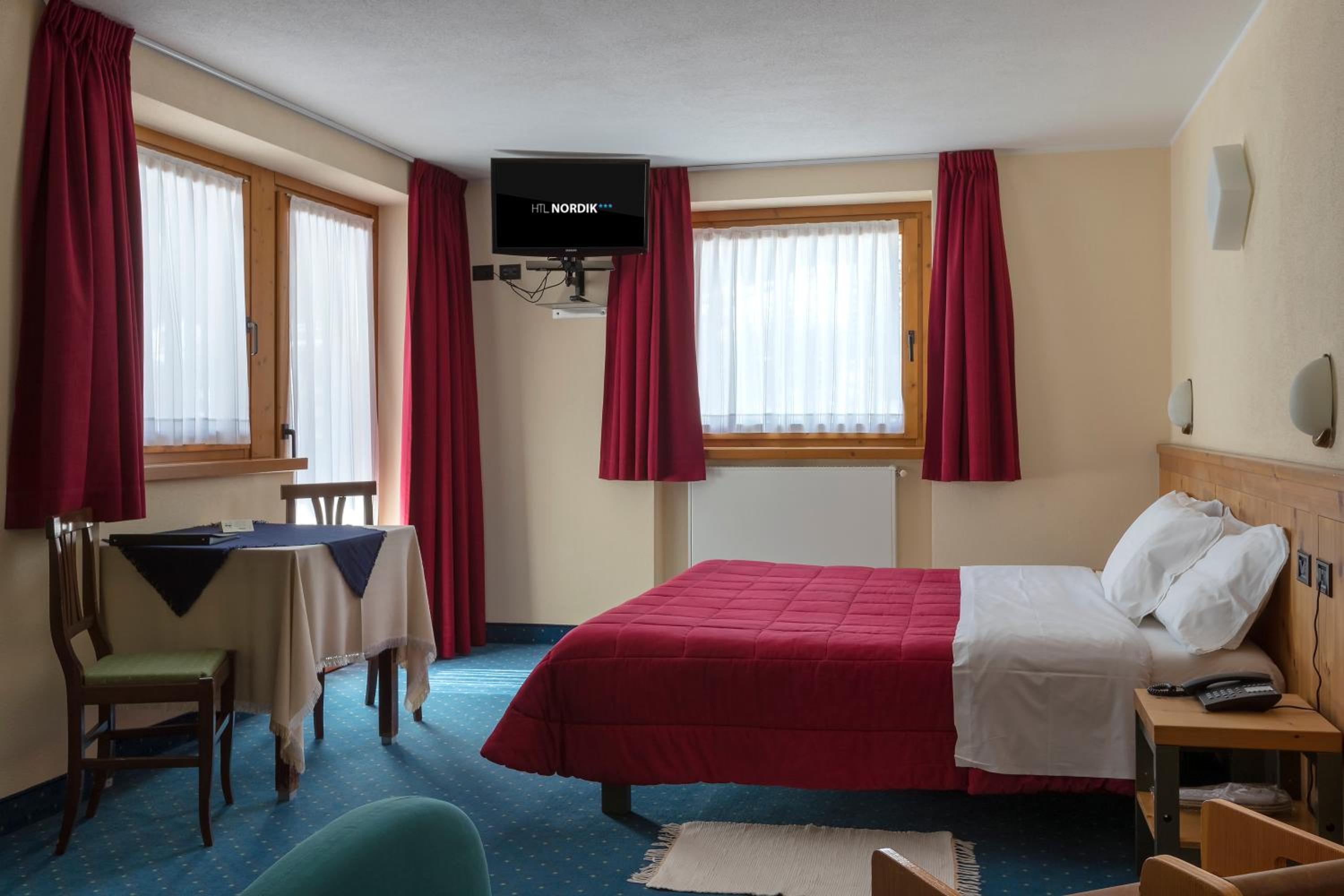 Double or Twin Room - Photo 4