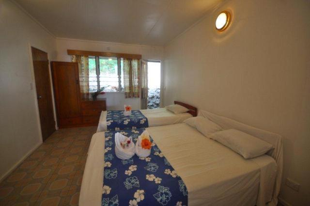 Four-Bedroom Cottage with Pool View photo 2