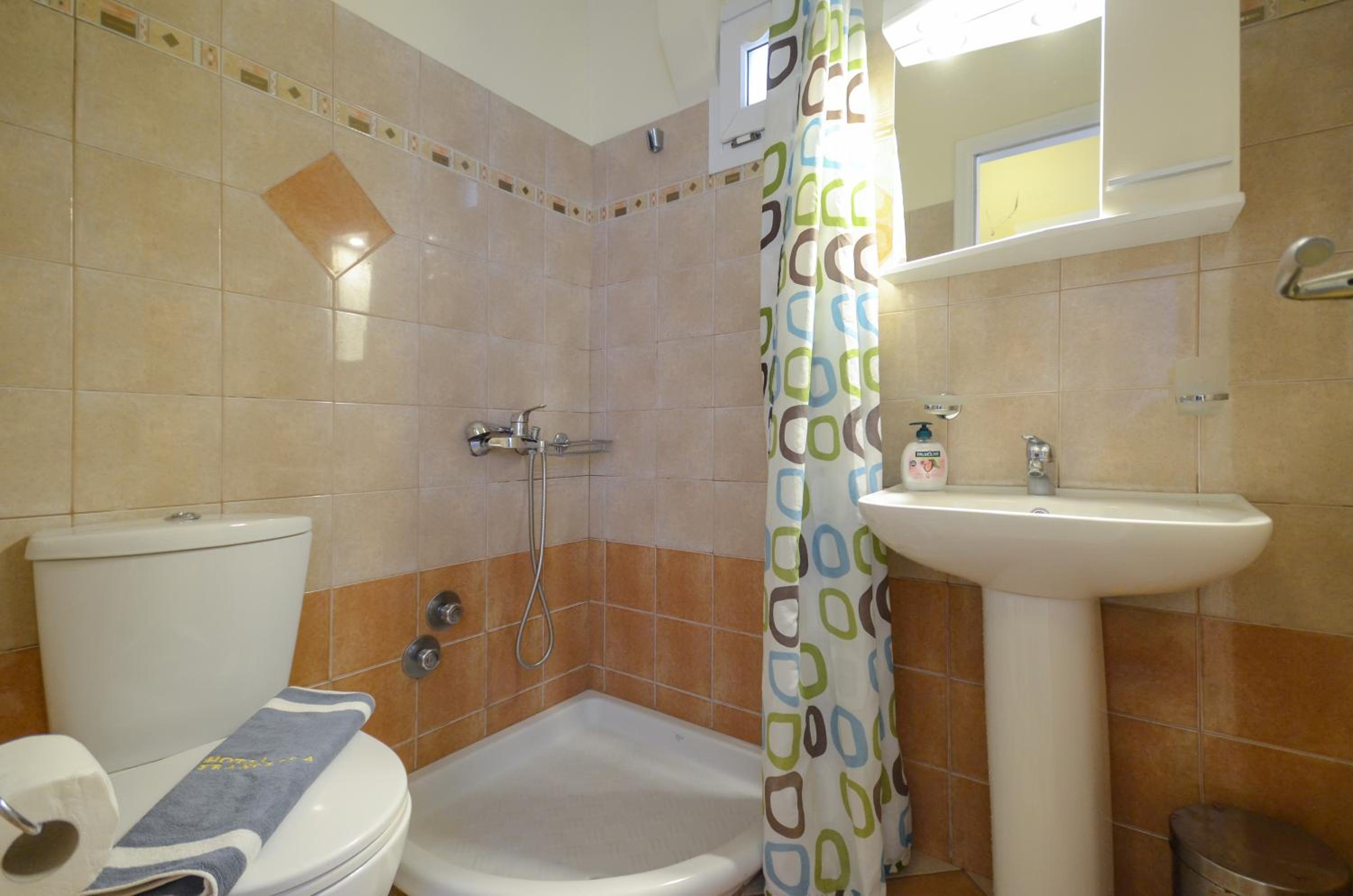 Semi-Basement Apartment photo 3