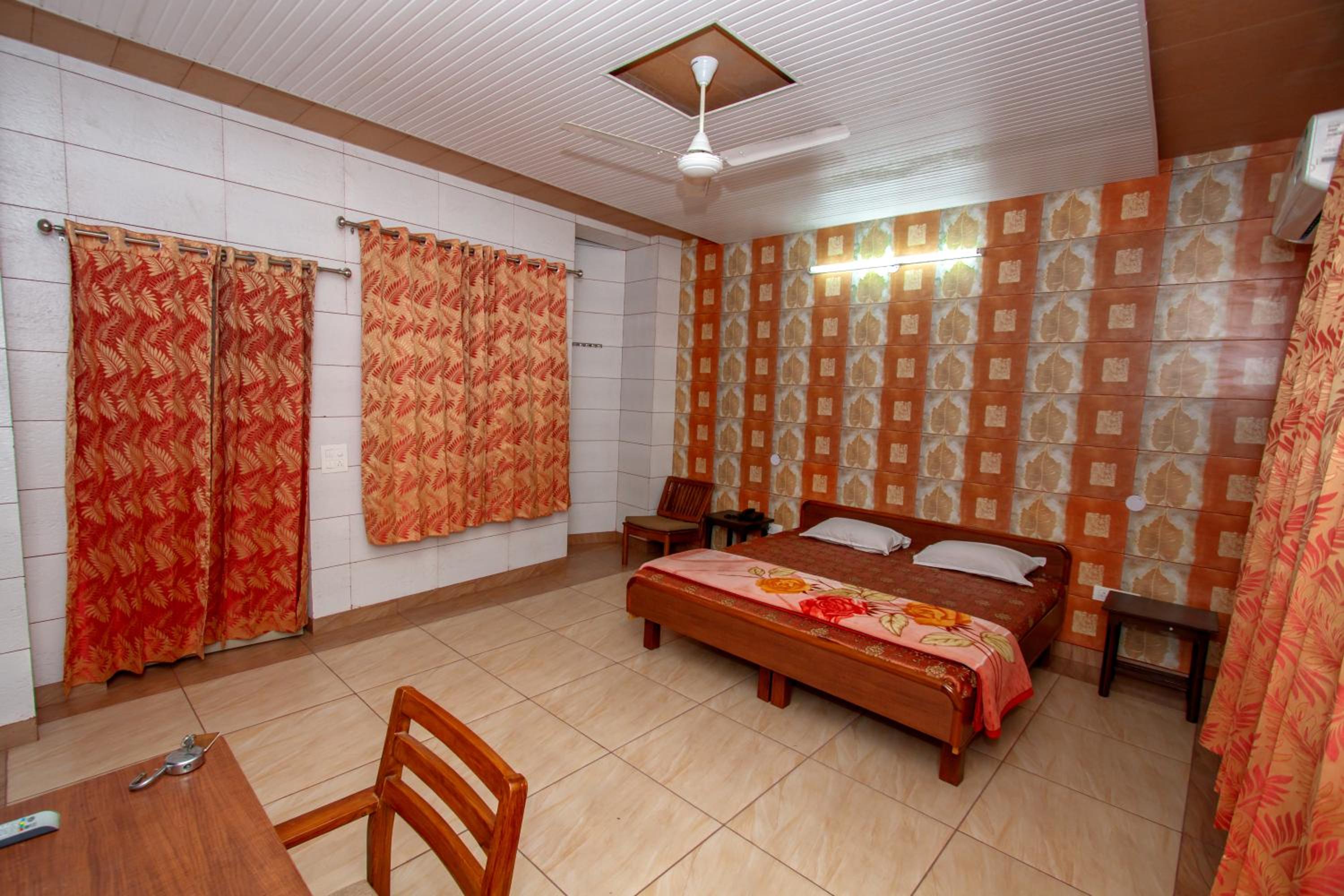 Deluxe King Room photo 2