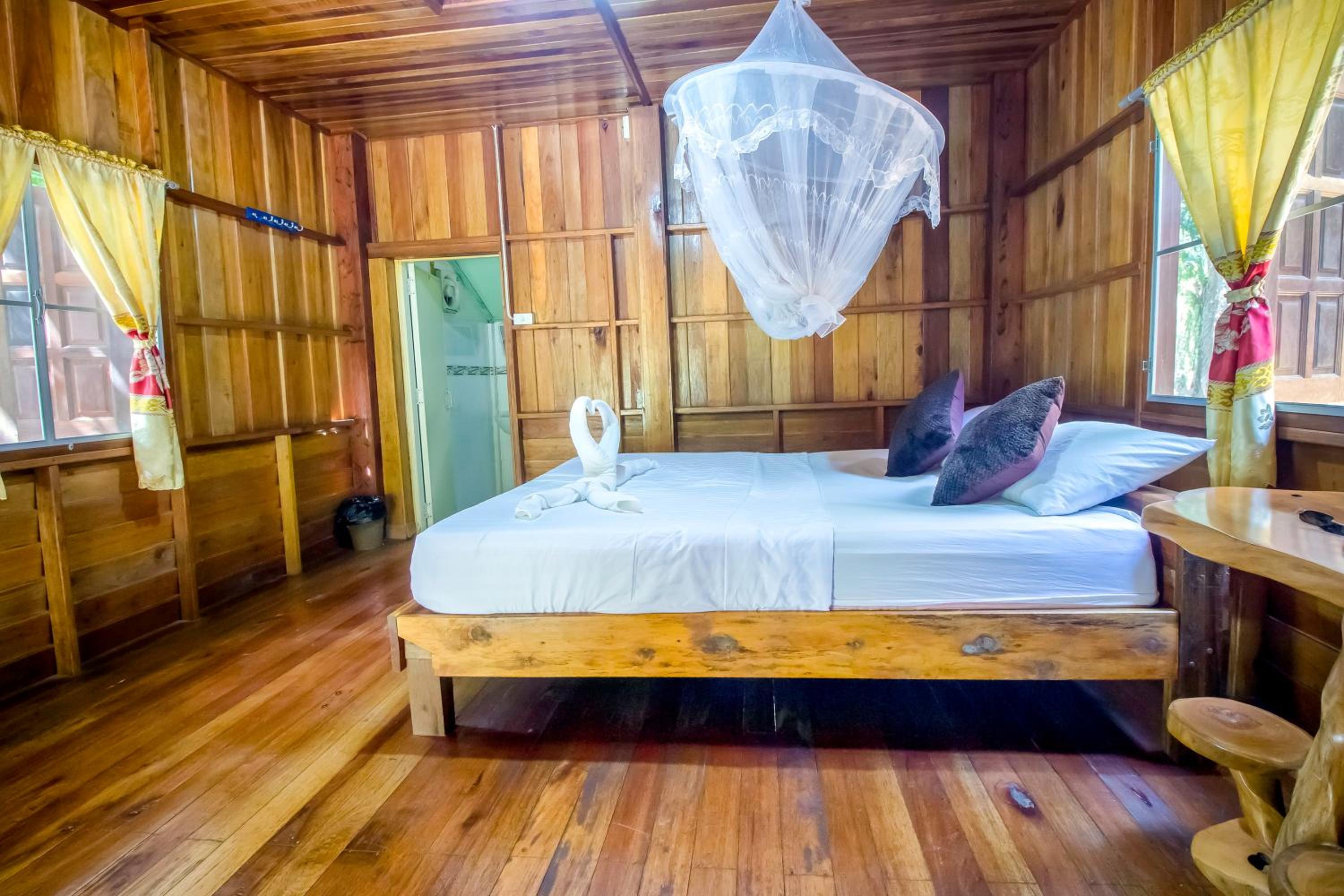 Superior Cottage A - Photo 1
