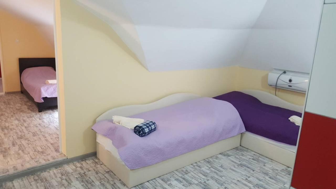 Economy Quadruple Room - Photo 1