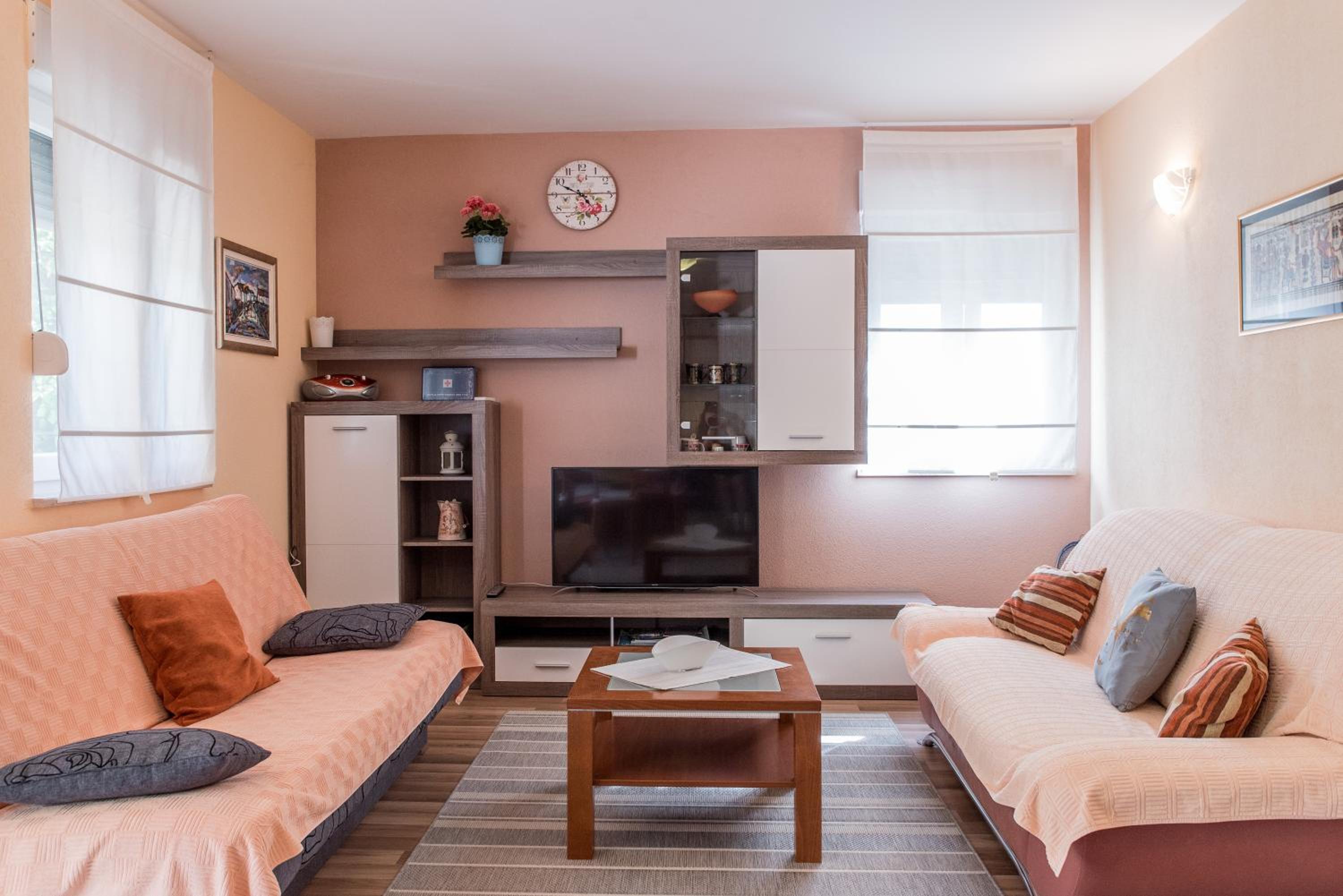 Apartment photo 3