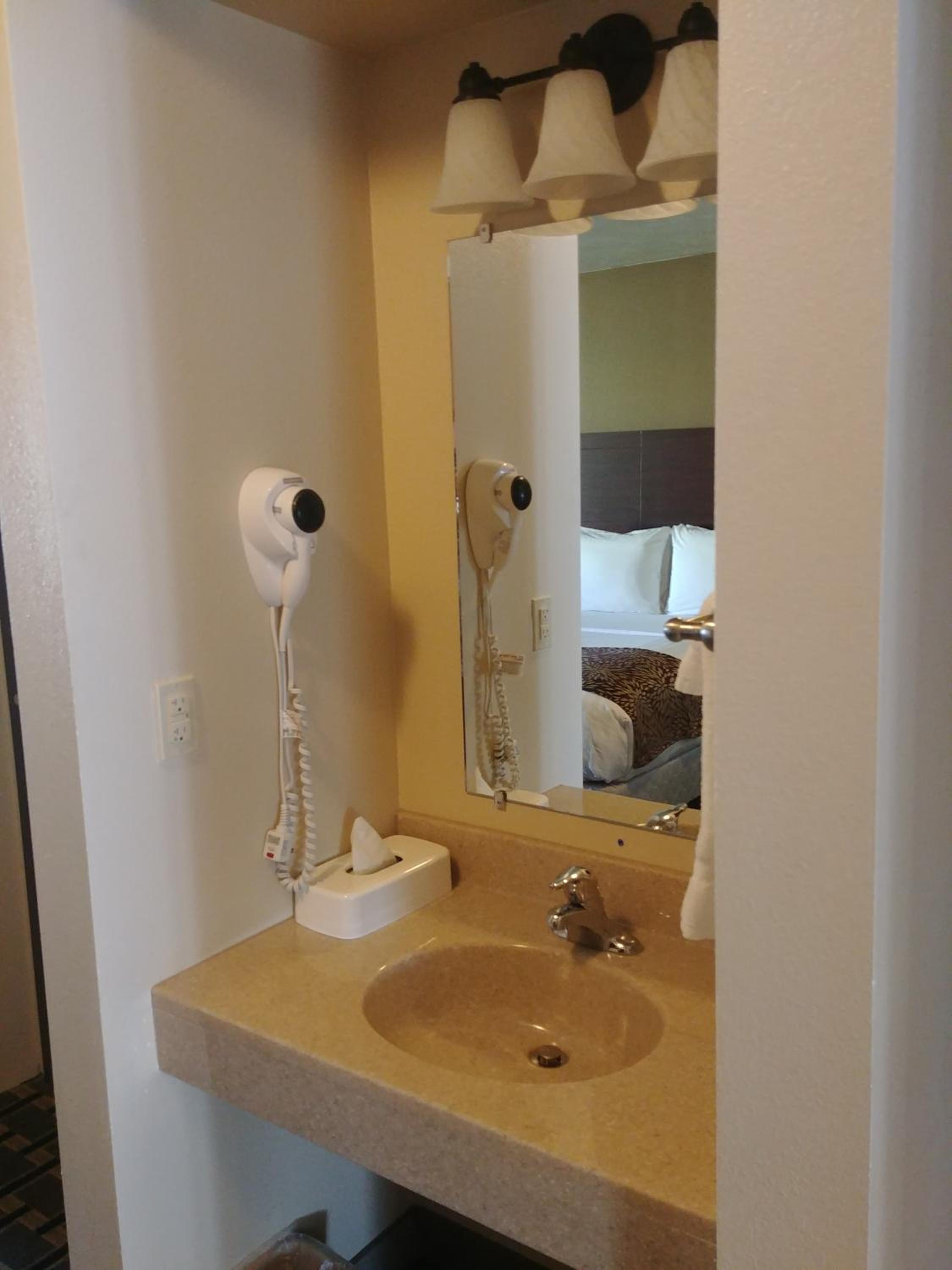 Queen Room - Photo 4