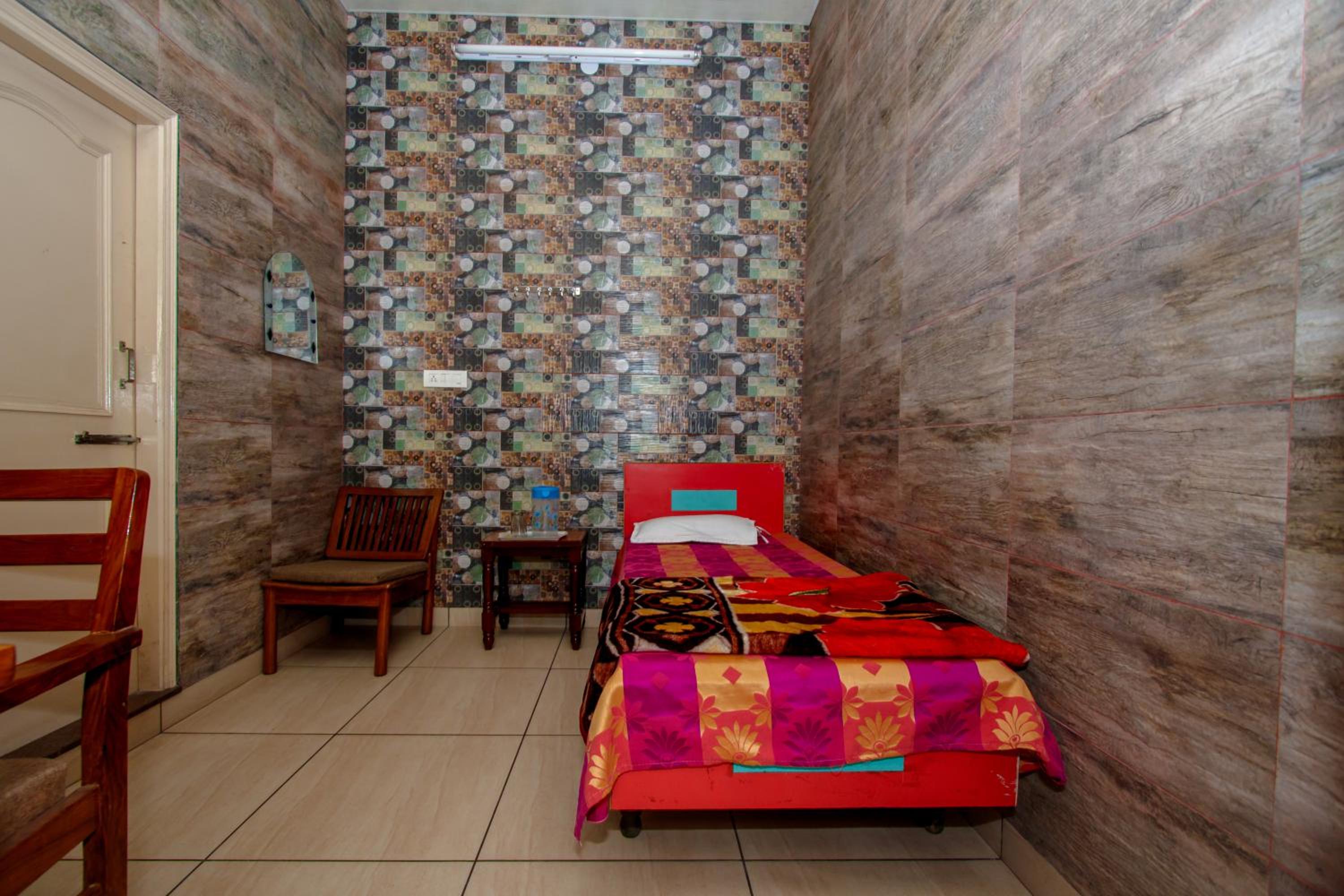 Deluxe Single Room photo 3