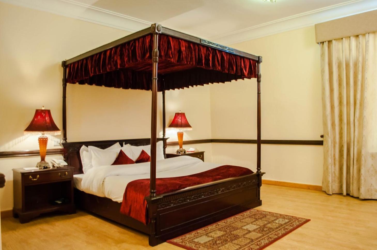 Luxury Room with View - Photo 5