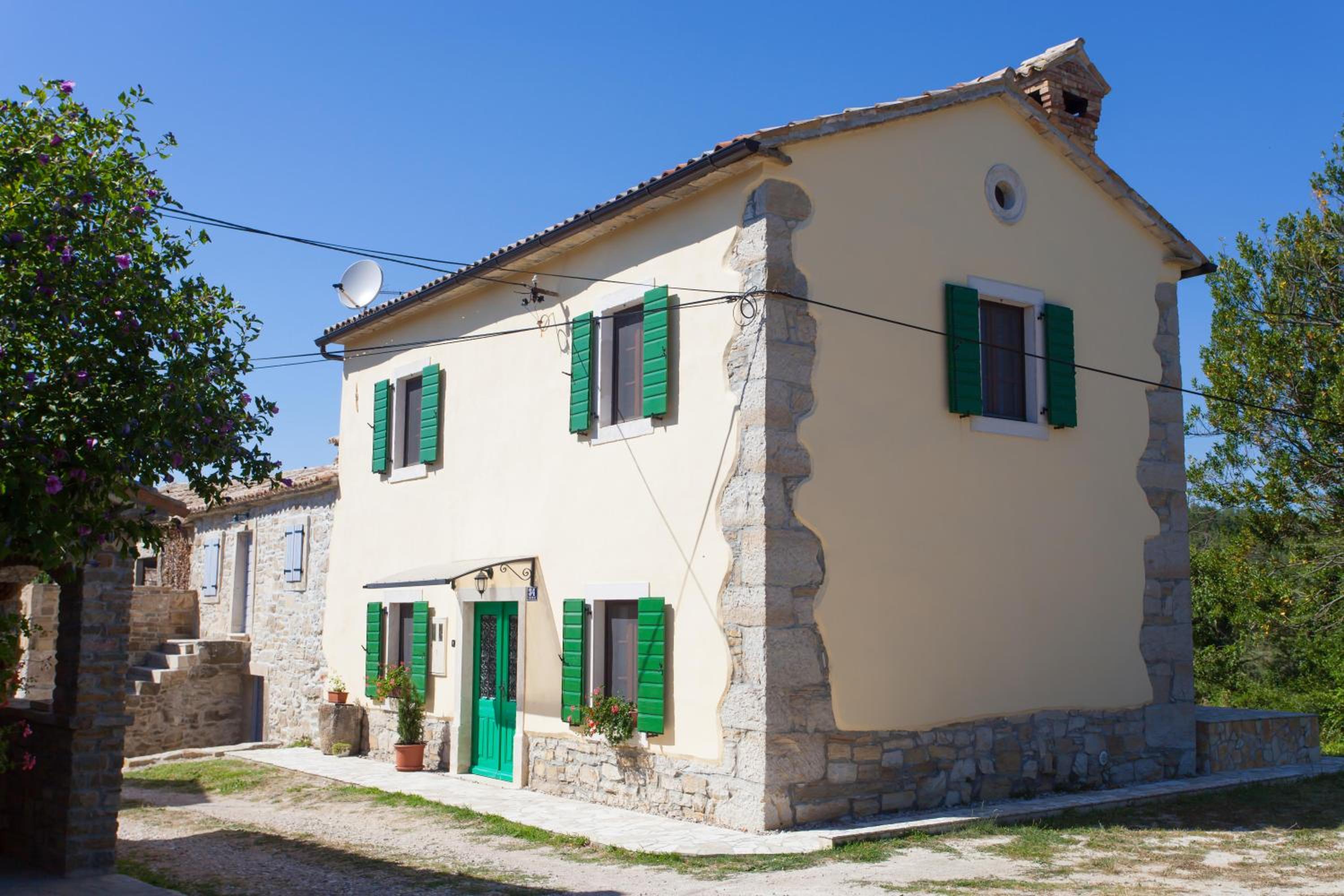 Villa photo 2