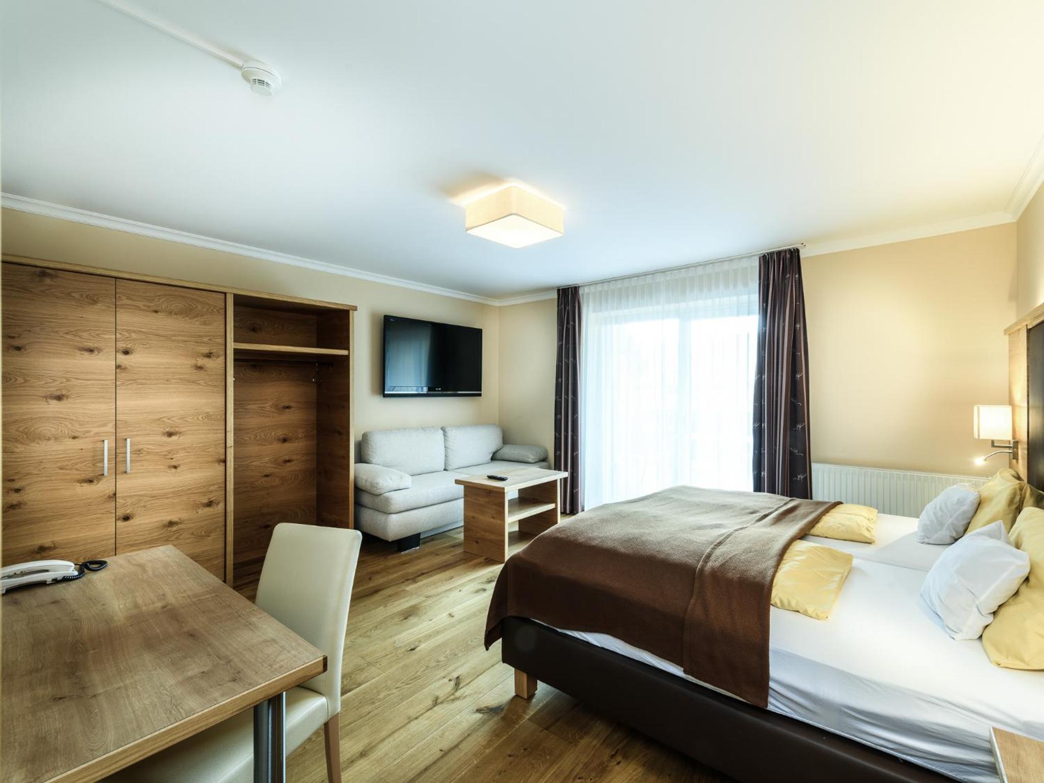 Comfort Double Room with Balcony - Photo 4