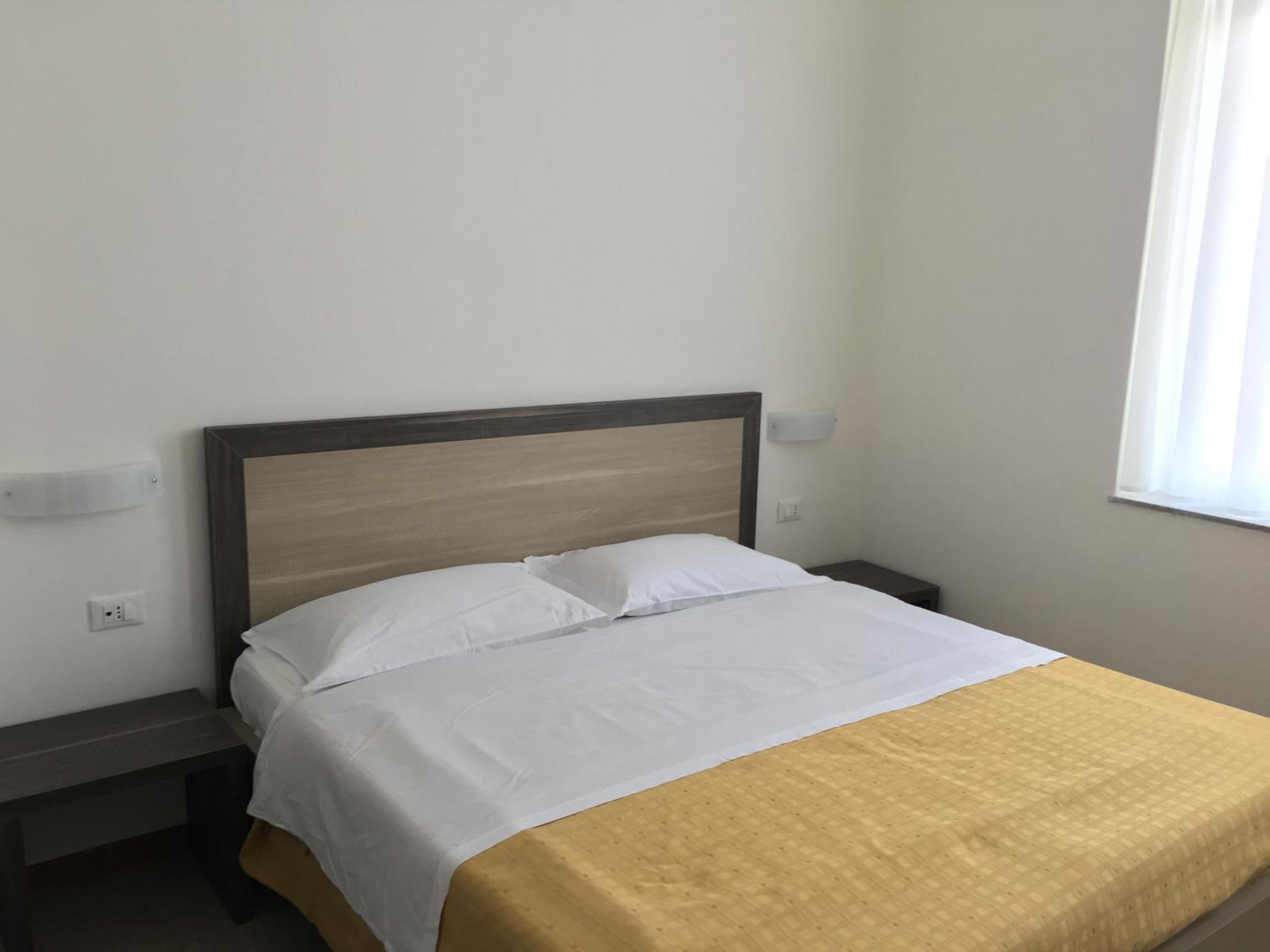 Standard Double or Twin Room photo 3