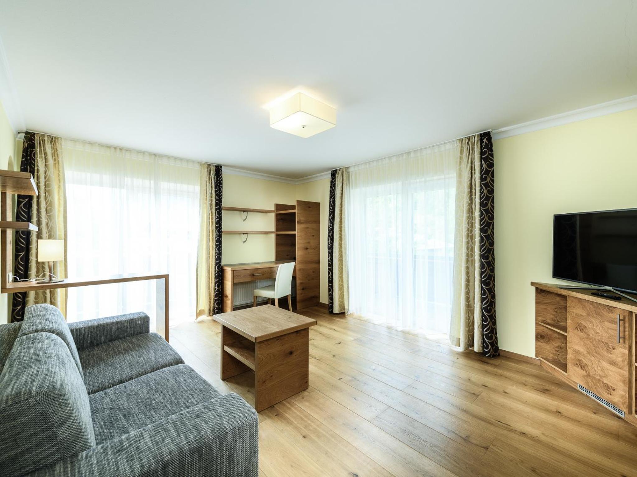 One-Bedroom Apartment - Photo 2