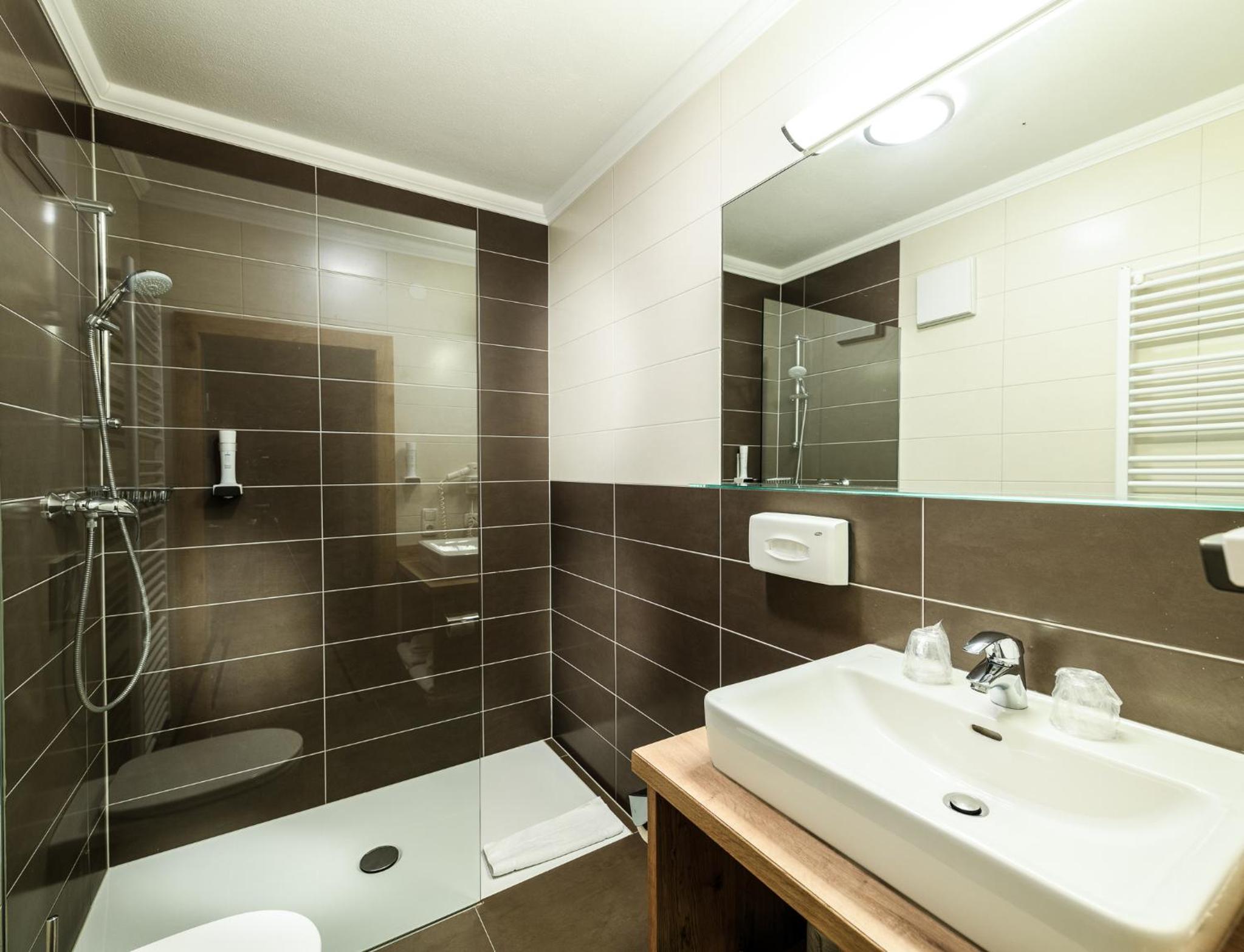 One-Bedroom Apartment - Photo 4
