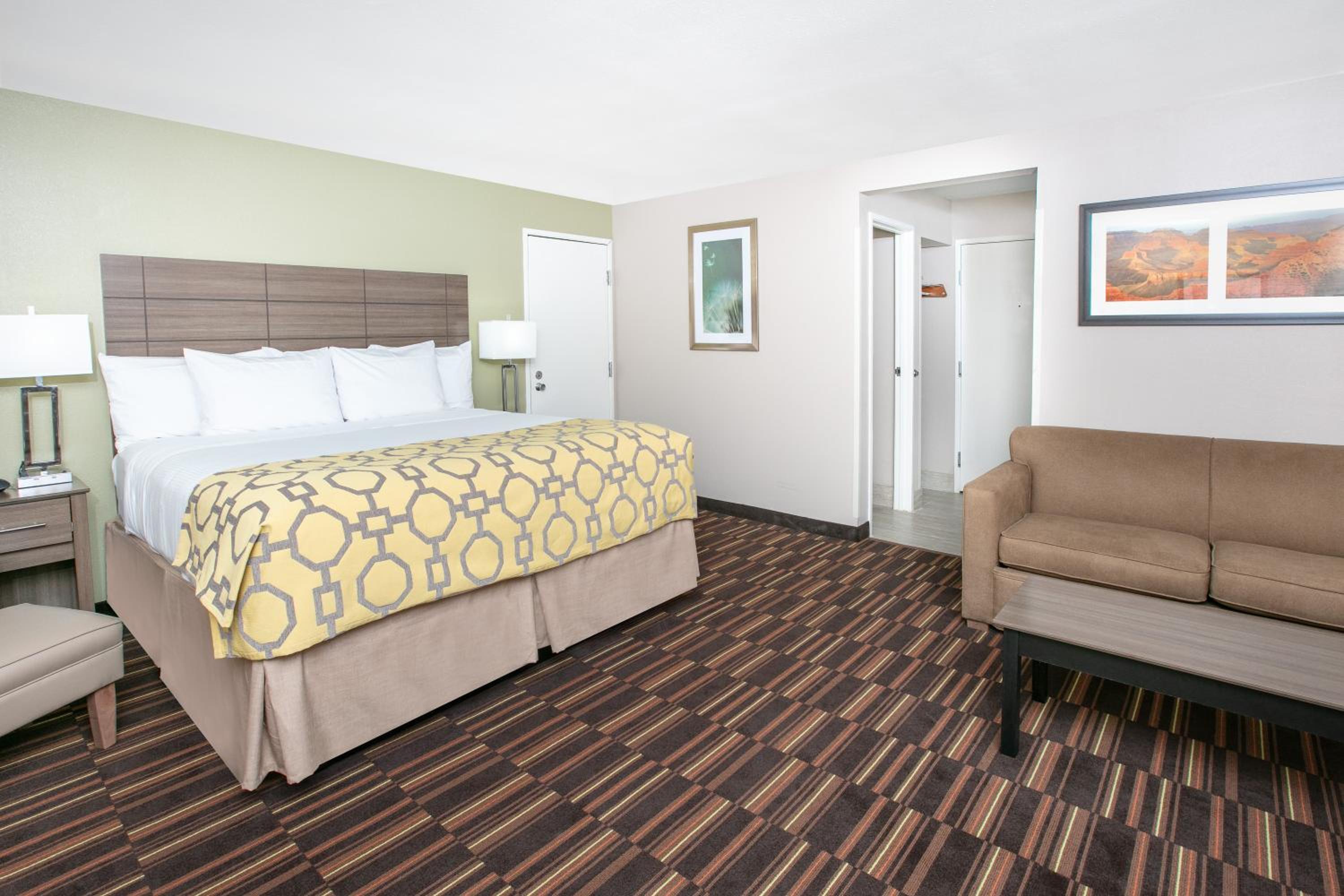 King Studio Suite - Non-Smoking - Photo 6