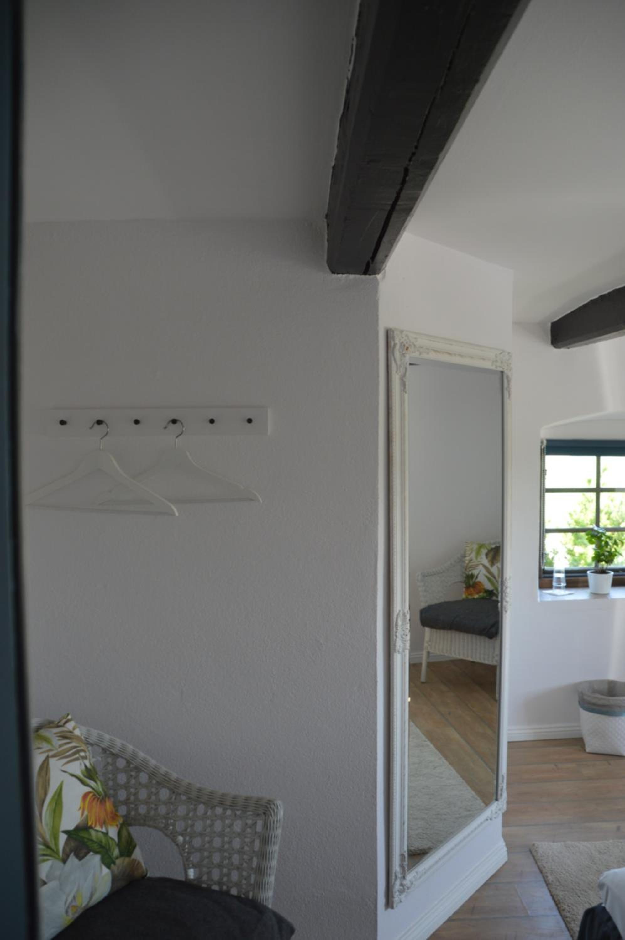 Queen Room photo 2