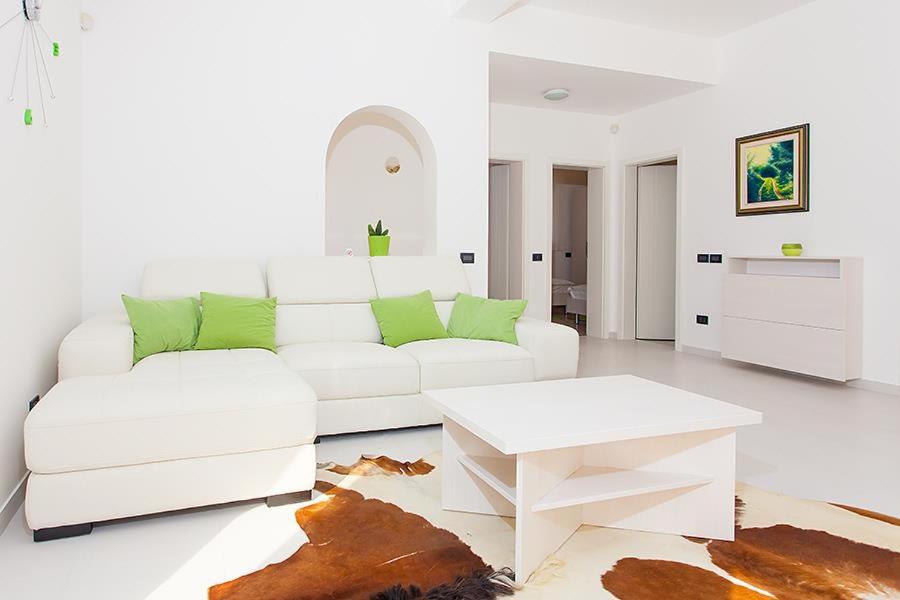 Apartment with Terrace photo 3