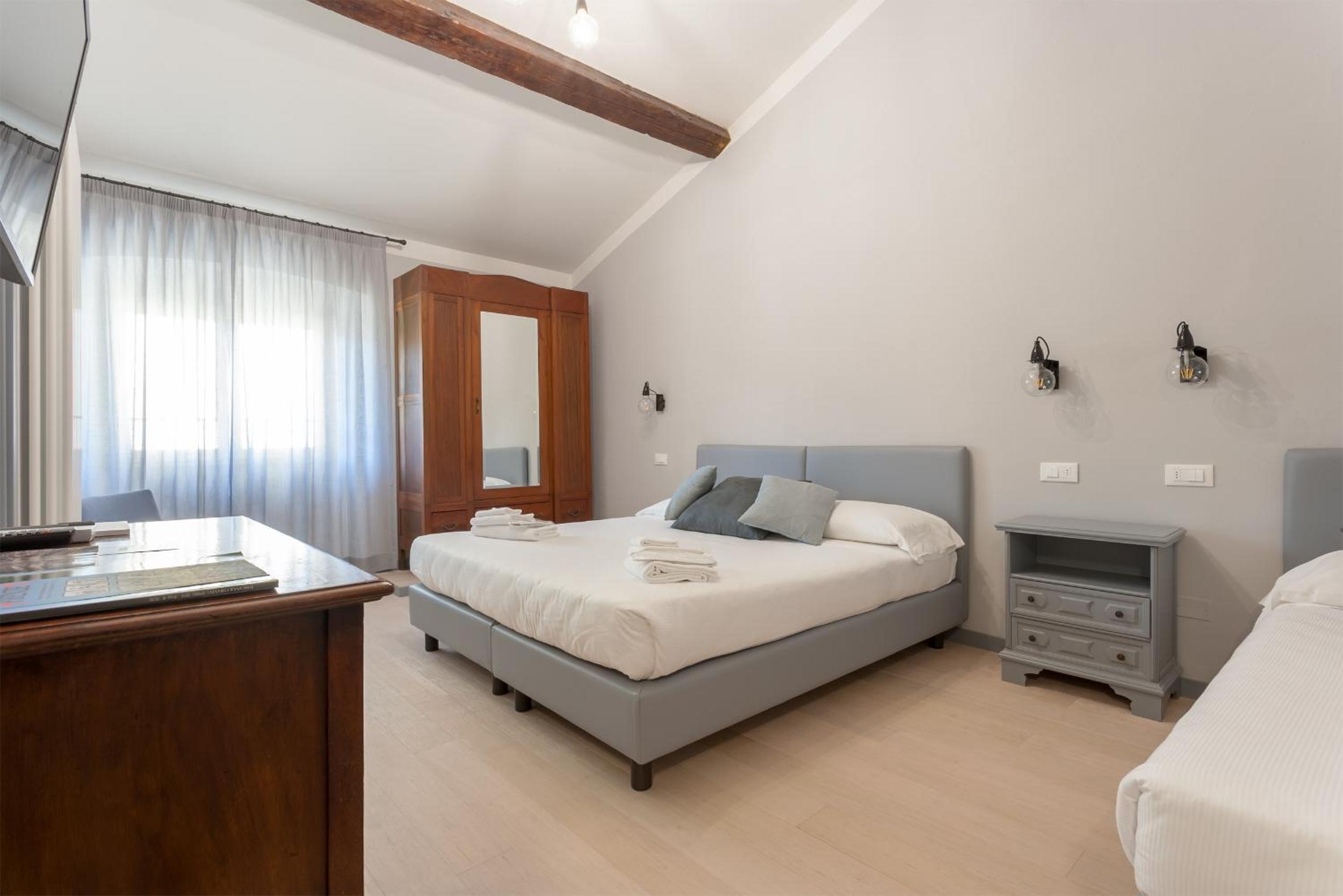 Deluxe Triple Room photo 3
