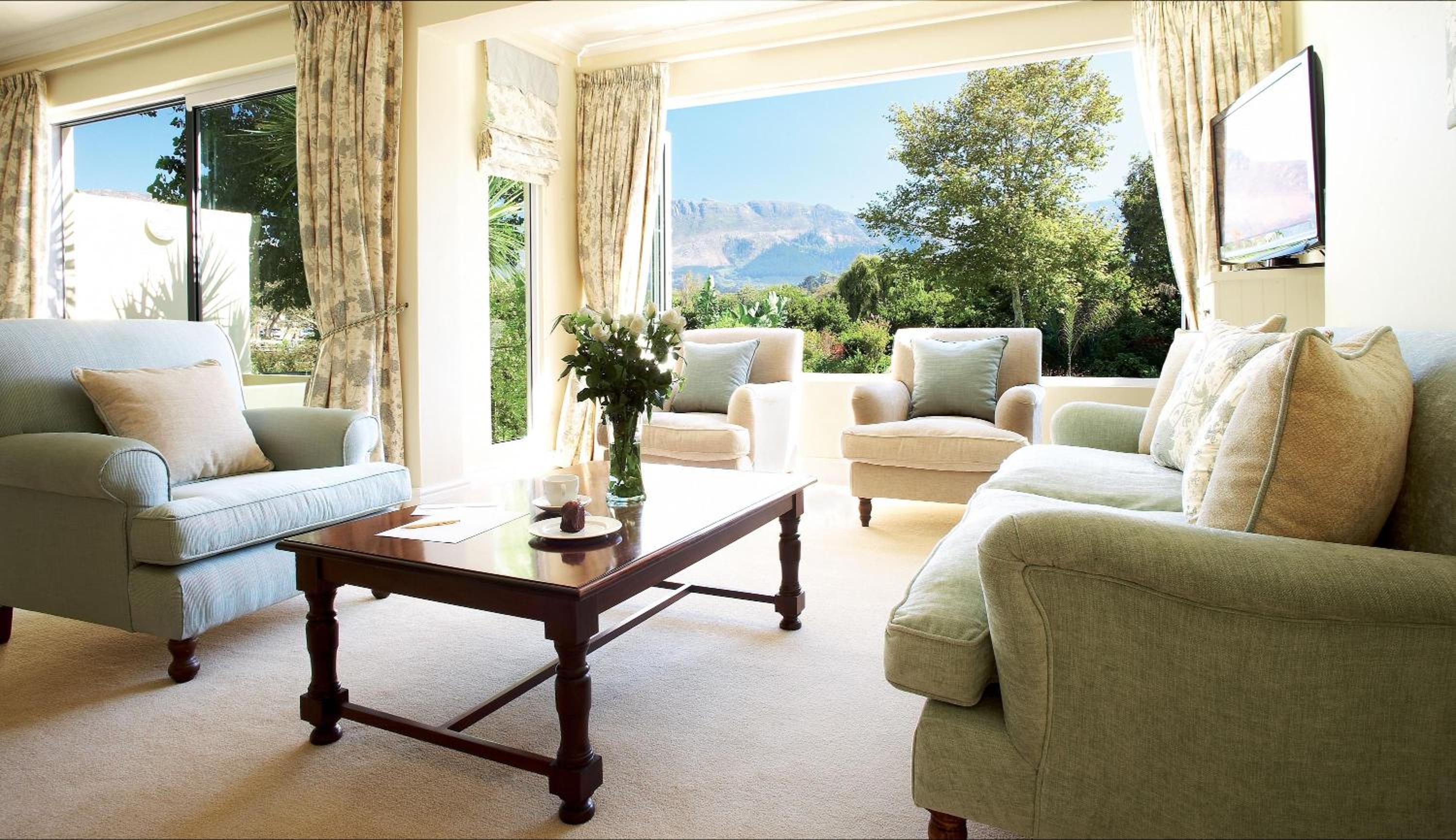 Premier Suite - Photo 15