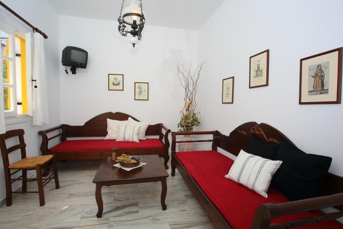 One-Bedroom Apartment (2 - 4 Adults) photo 3