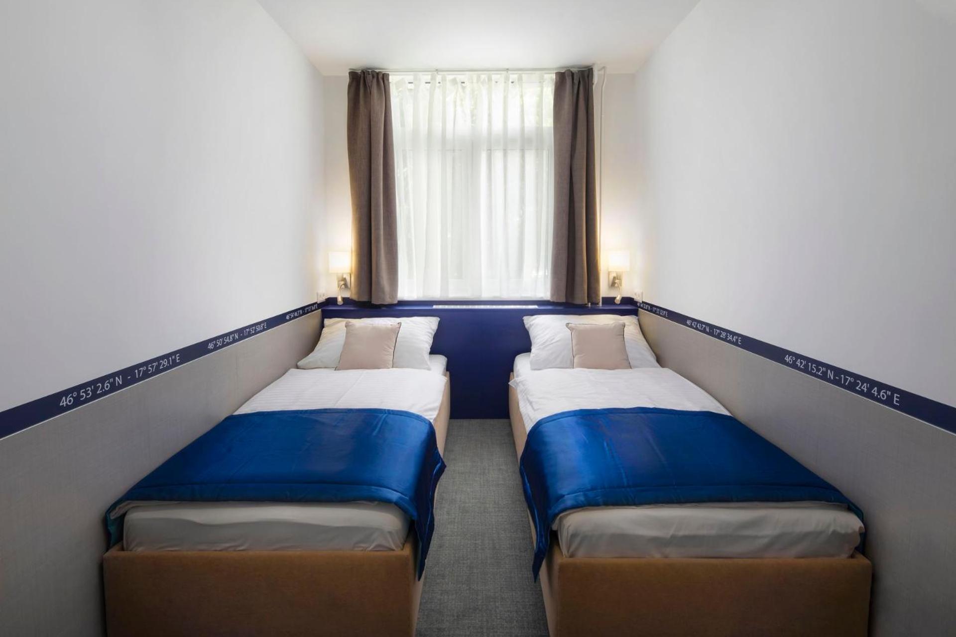 Economy Quadruple Room photo 3
