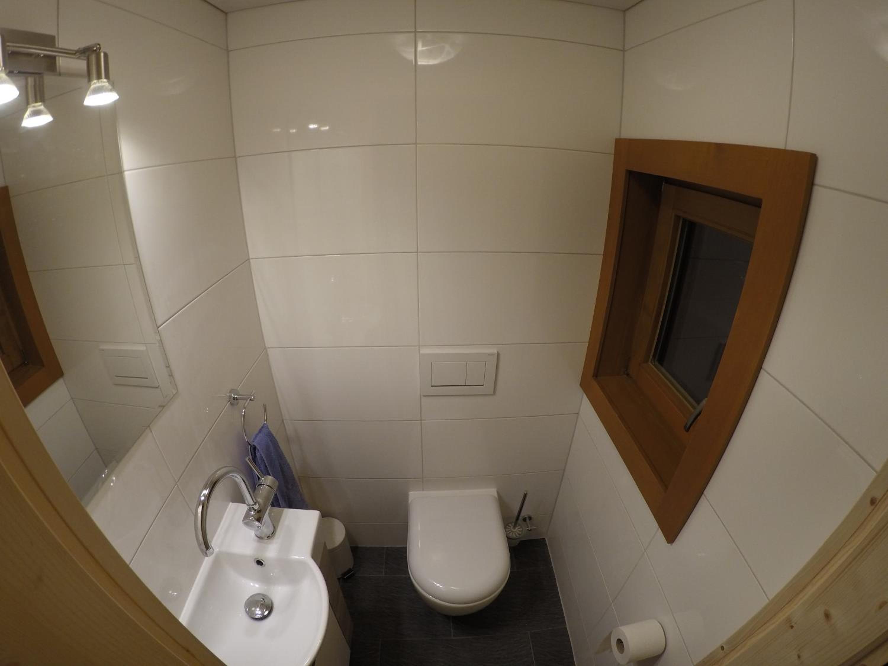 Five-Bedroom House - Photo 17