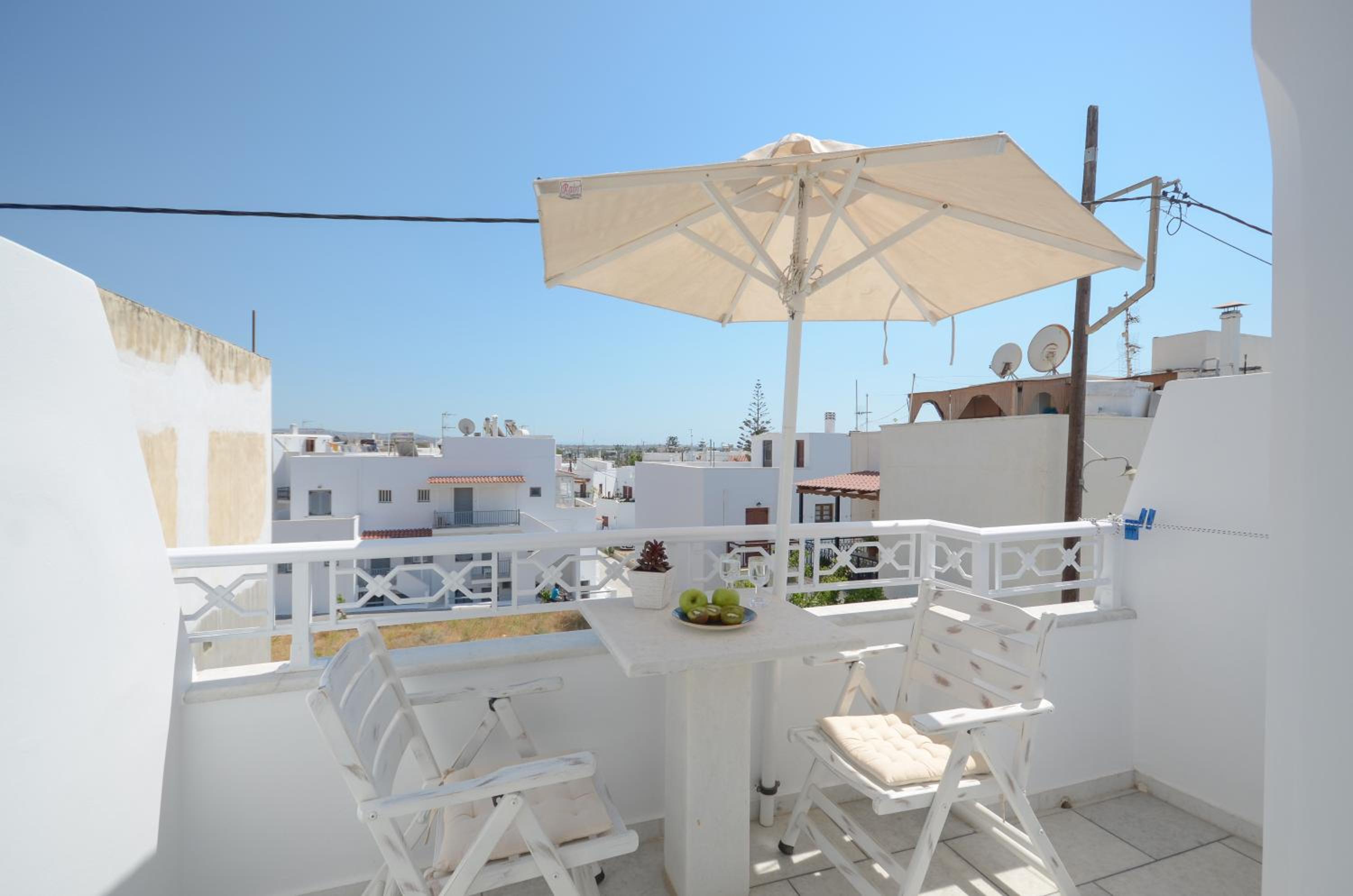 Studio with Balcony (4 Adults)  - Photo 2