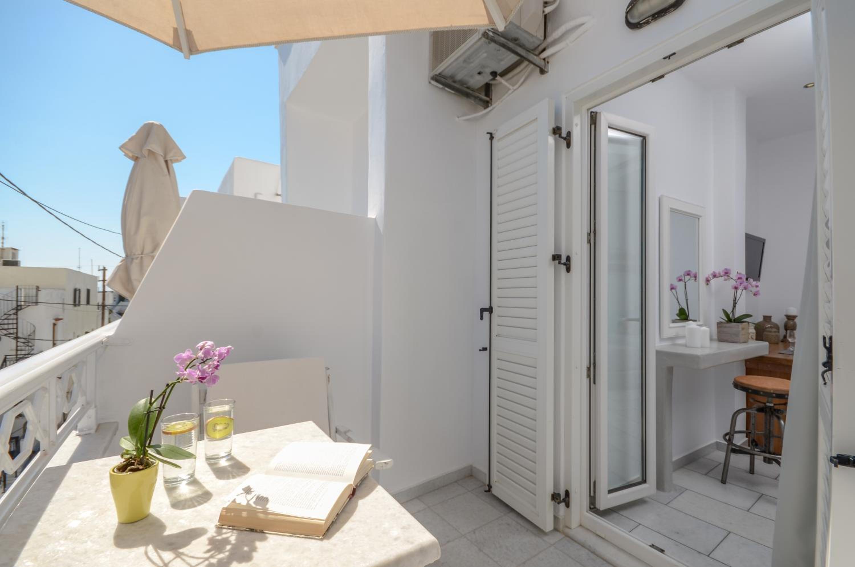Studio with Balcony (4 Adults)  - Photo 3