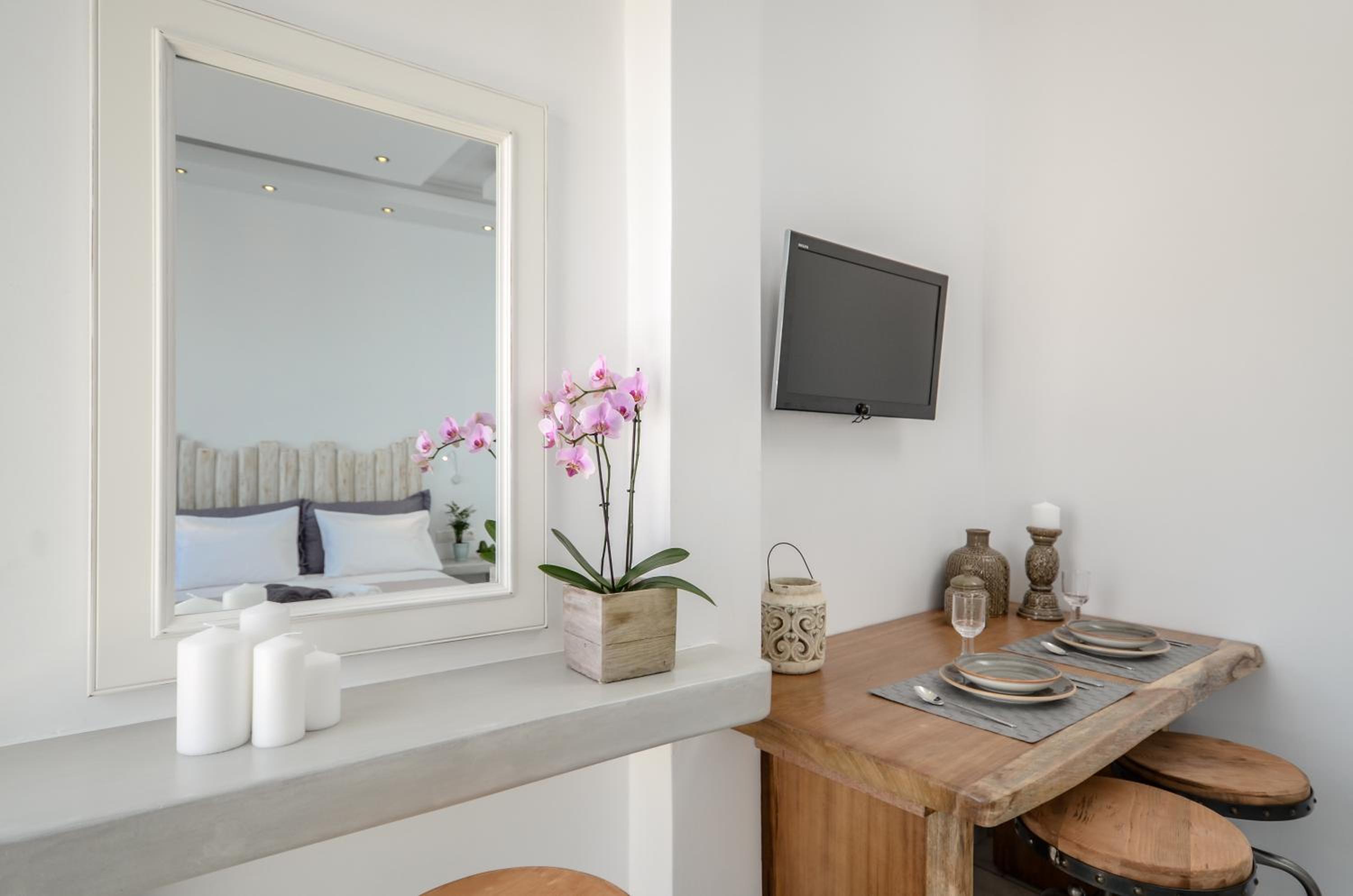 Studio with Balcony (4 Adults)  - Photo 6
